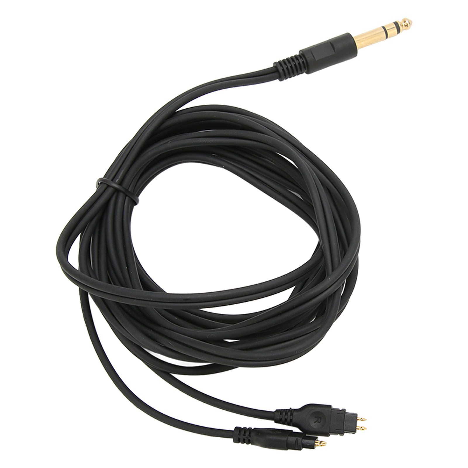 Aufgewickeltes schwarzes Audiokabel mit einer goldfarbenen Buchse und zwei schwarzen Anschlüssen.
