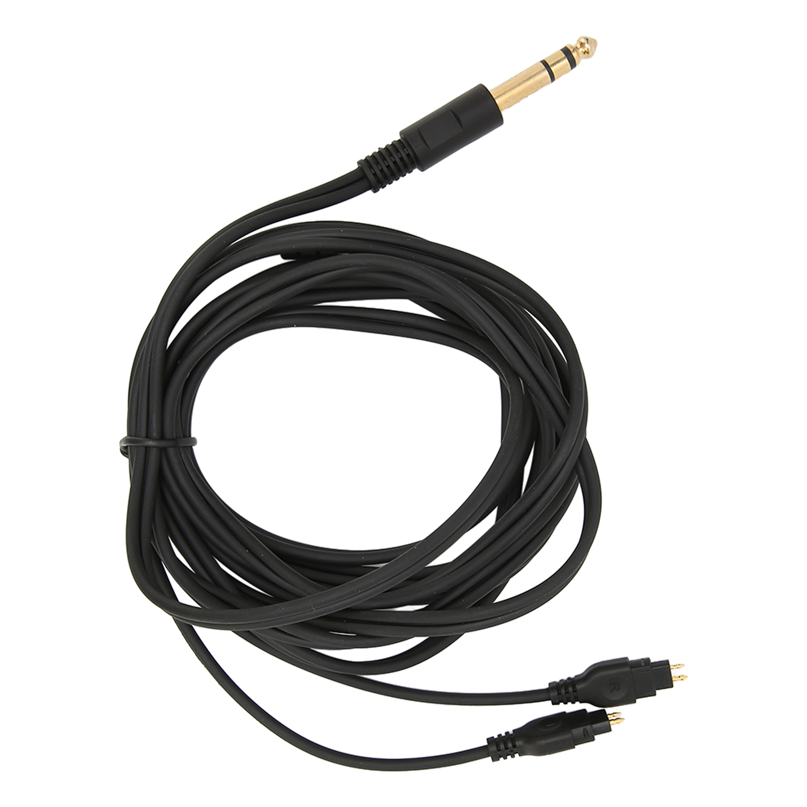 Aufgewickeltes schwarzes Audiokabel mit einer goldfarbenen Buchse und zwei schwarzen Anschlüssen.