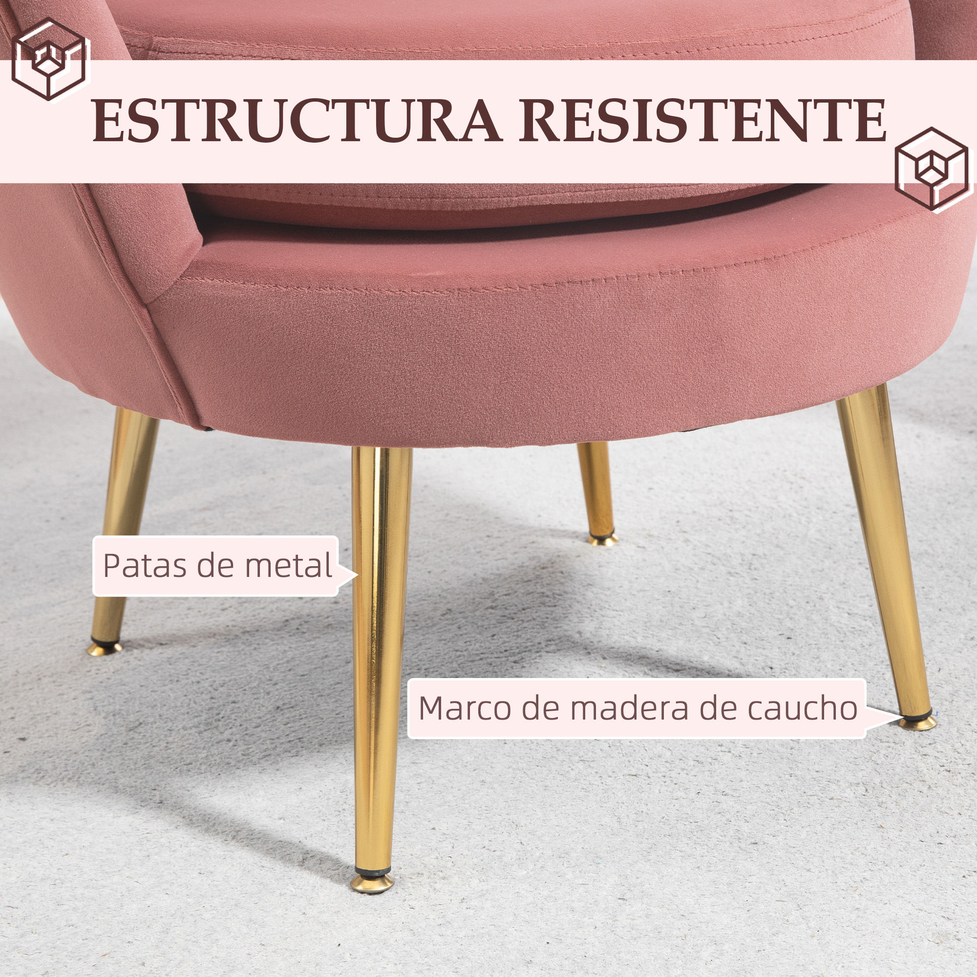 Primer plano de las patas de una silla de concha de terciopelo rosa, destacando el marco de metal y madera de caucho.
