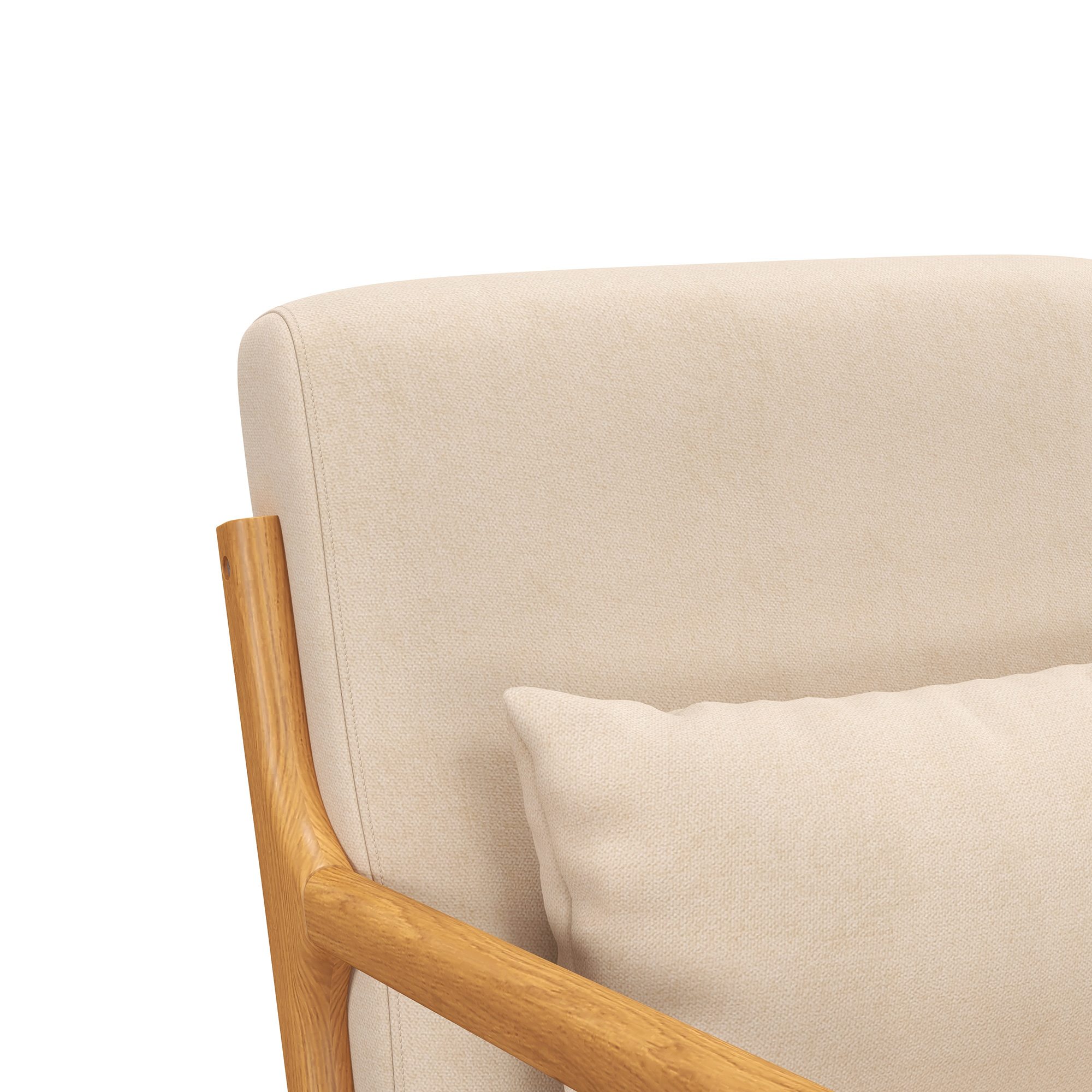 Primer plano del respaldo y el brazo de un sillón beige con marco de madera y almohada.