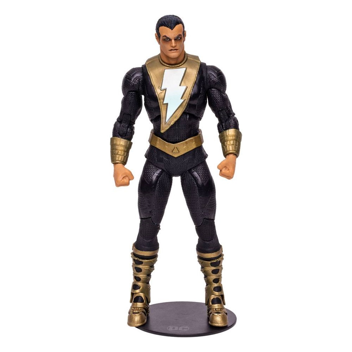 Figura de acción de Black Adam con traje negro, detalles dorados y rayo. Posando con puños cerrados sobre fondo blanco.