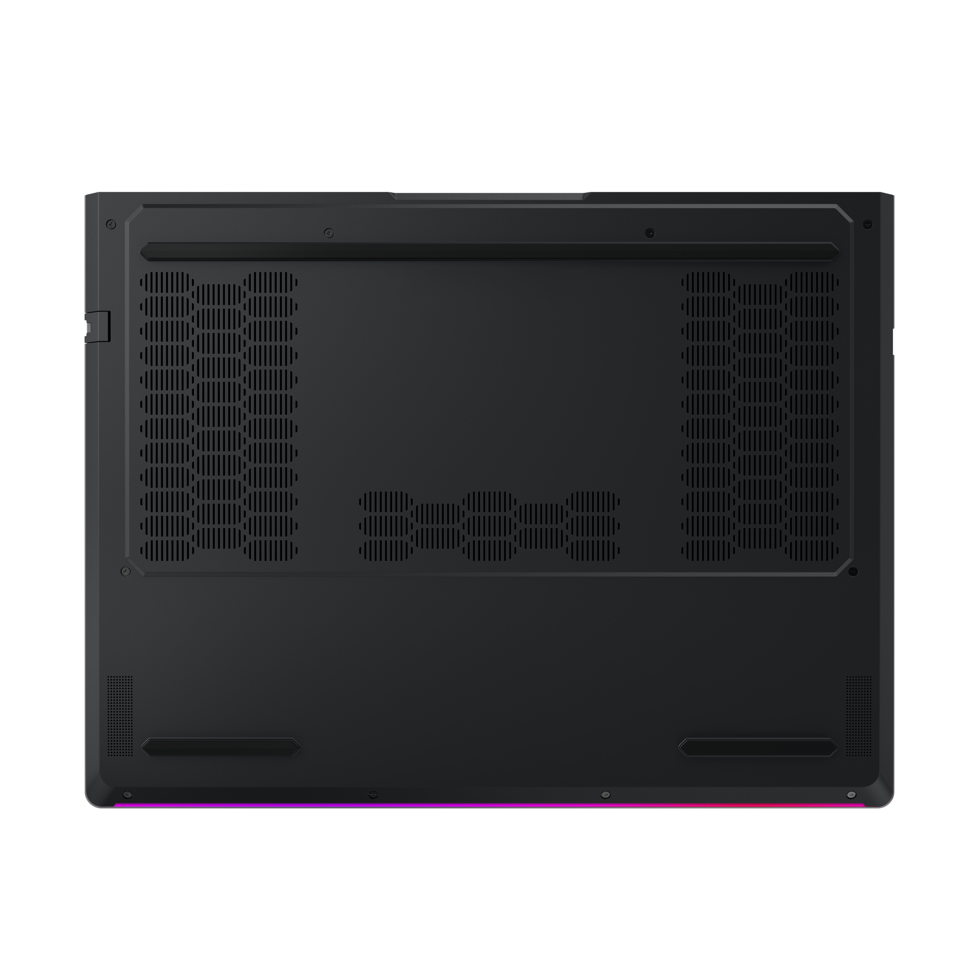 Die Unterseite eines schwarzen Lenovo Legion Laptops zeigt Lüftungsgitter und einen violetten Lichtstreifen an der Vorderseite.