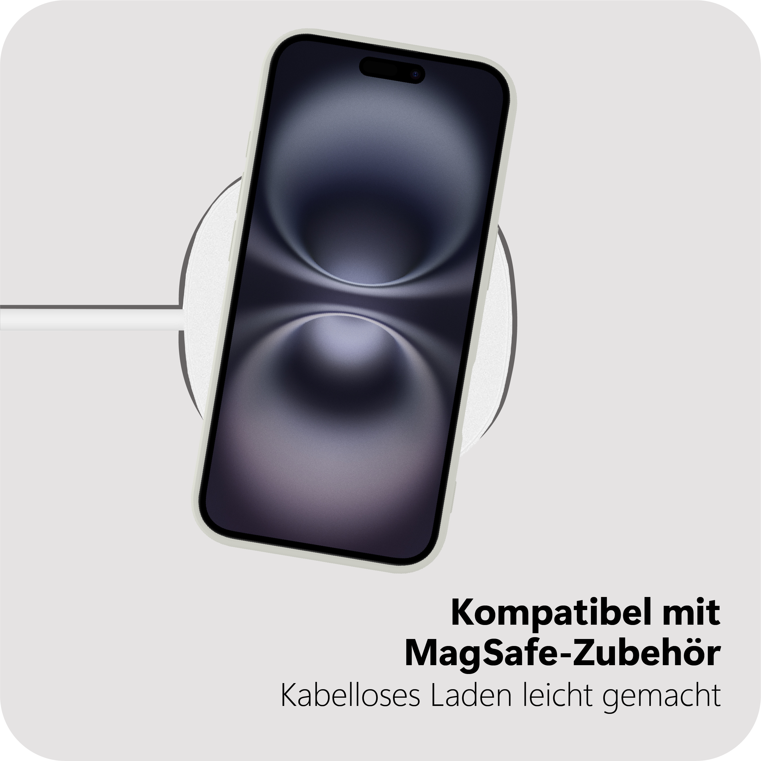 Ein Telefon in einer Hülle auf einem weißen MagSafe-Ladegerät.