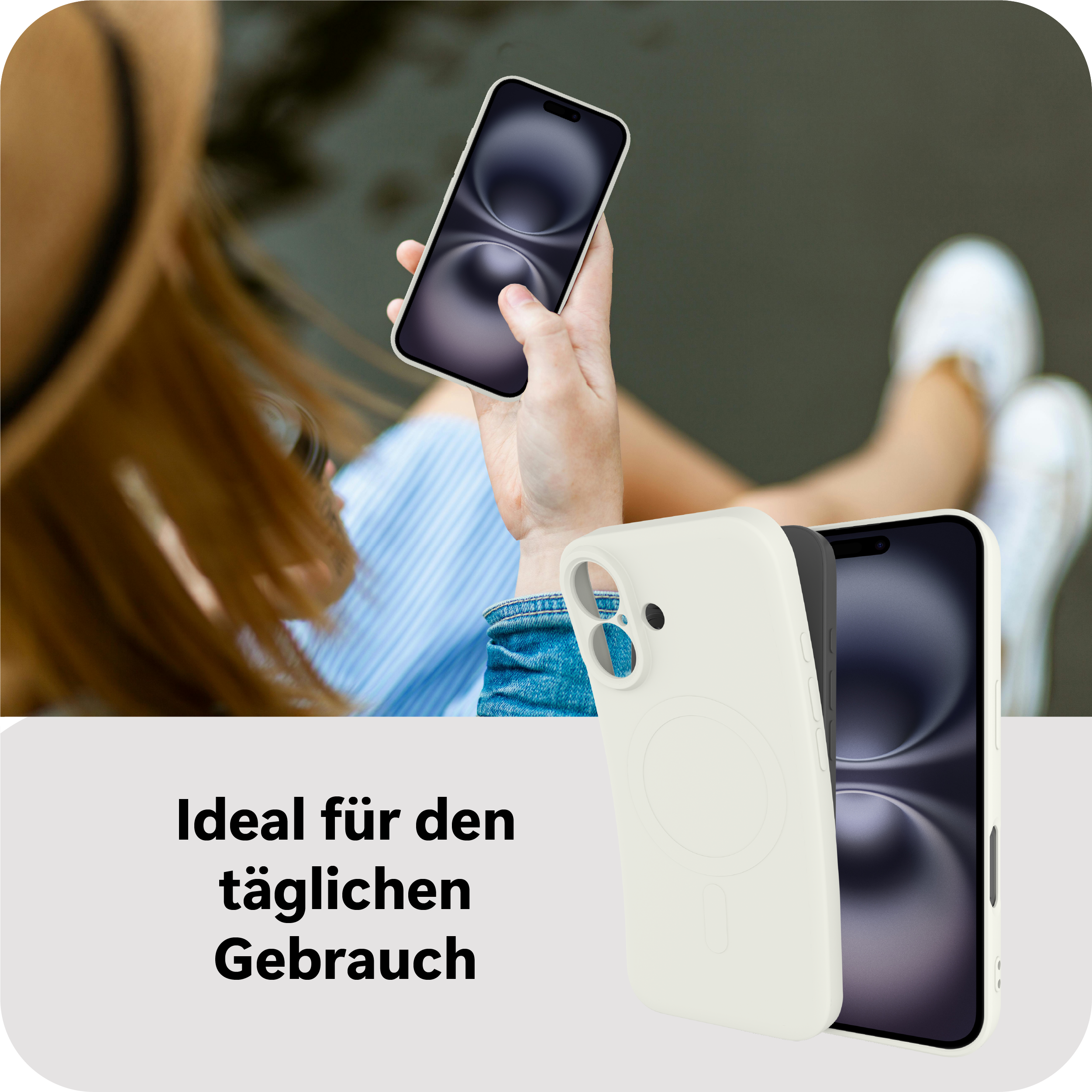 Eine Person hält ein Telefon neben einem anderen Telefon in einer Hülle.