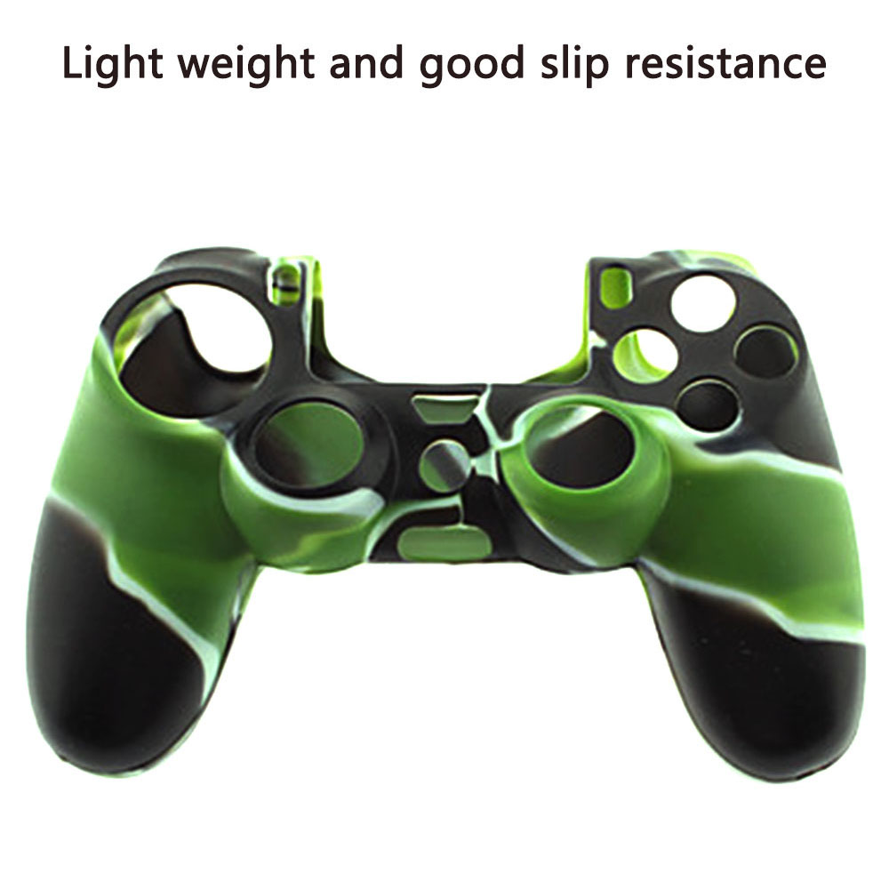 Ein grün-schwarz getarnter Controller für eine Spielekonsole wird gezeigt.