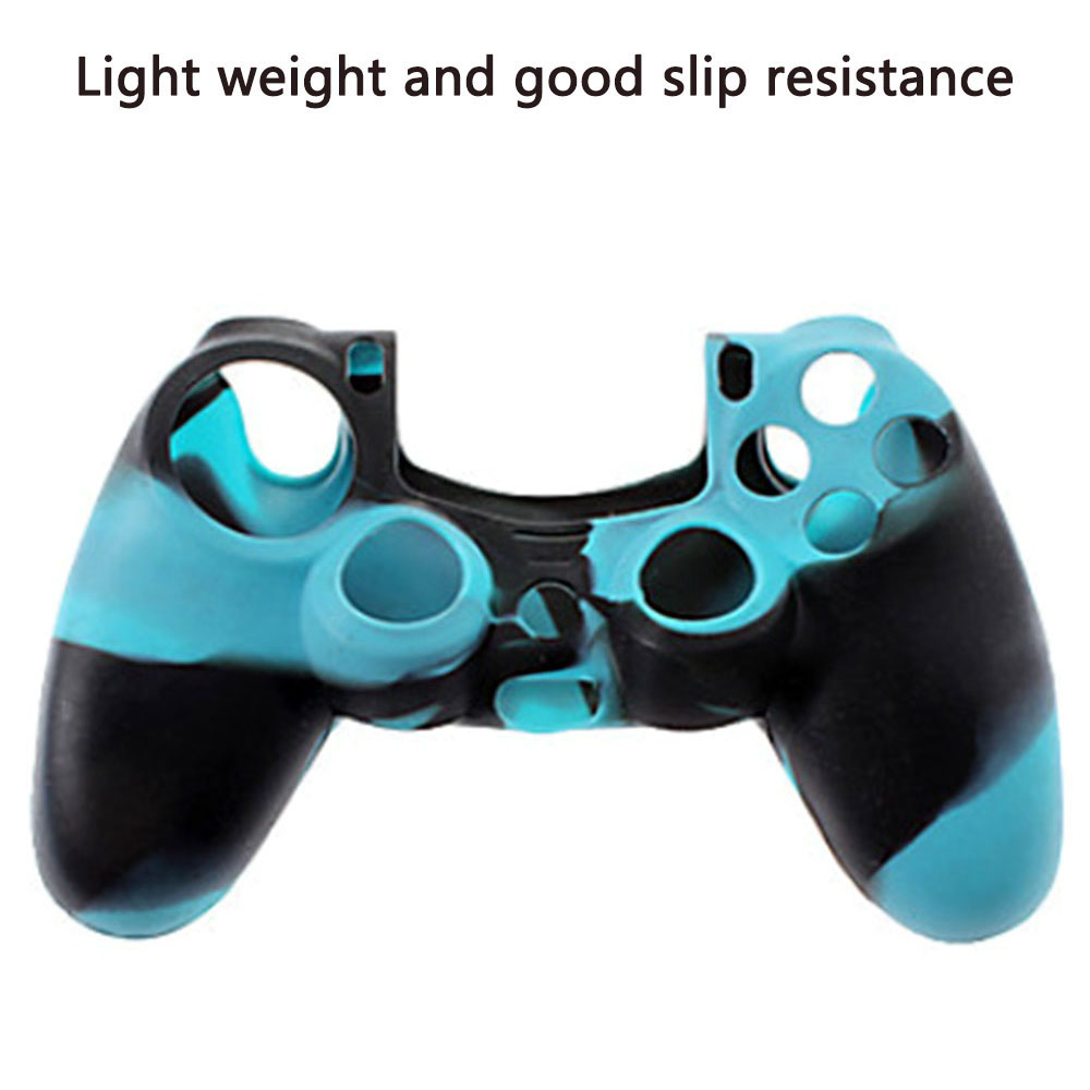 Blaue und schwarze Silikonhülle für einen PlayStation-Controller, die für Griffigkeit und Schutz entwickelt wurde.