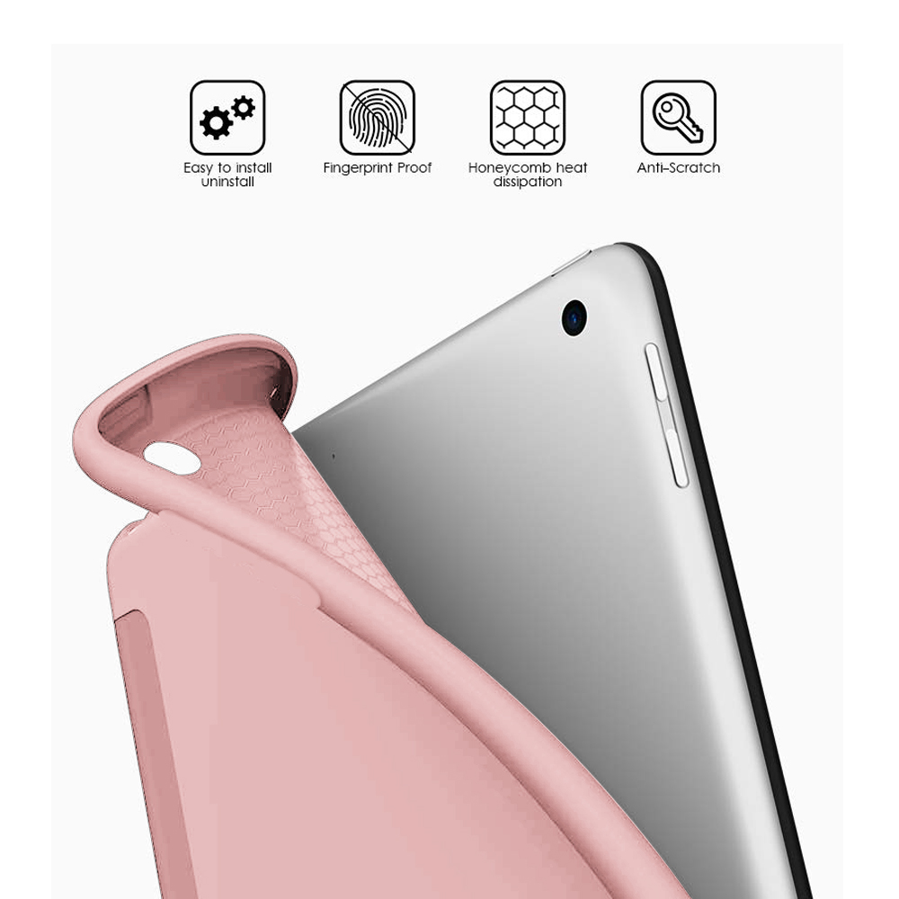 Ein silbernes Tablet wird in eine rosa Hülle gelegt, mit Symbolen, die einfache Installation, Fingerabdrucksicherheit und Kratzfestigkeit darstellen.