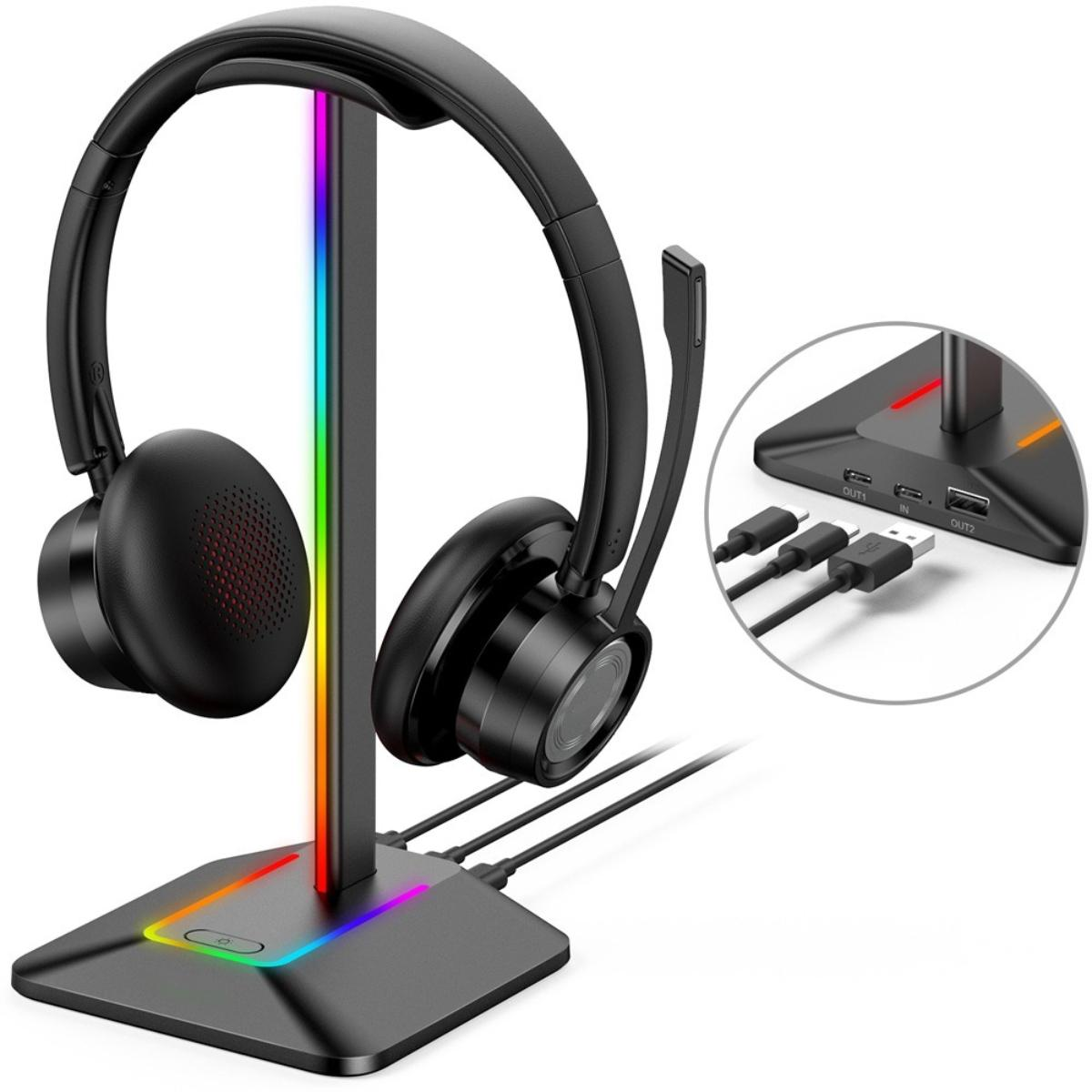 Schwarze Kopfhörer auf einem Ständer mit farbigen Lichtern. USB-Kabel sind angeschlossen. Kleineres Bild zeigt Anschlüsse.