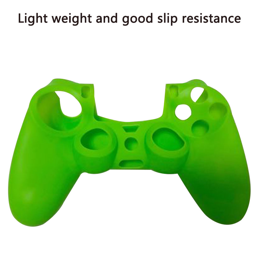 Grüne Controller-Abdeckung auf weißem Hintergrund. Die Form des Controllers ist sichtbar.