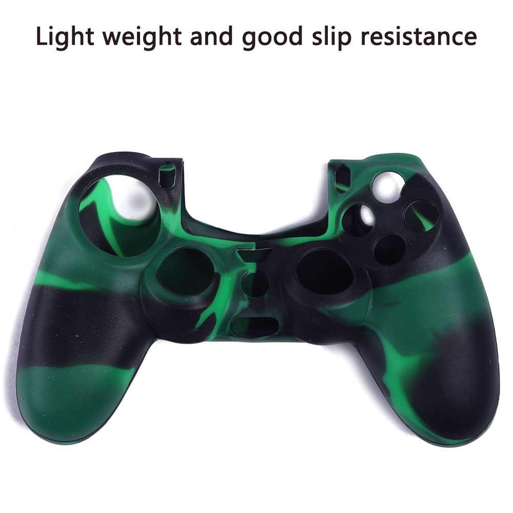 Eine grüne und schwarze Silikon-Tarnabdeckung für einen Gamecontroller.