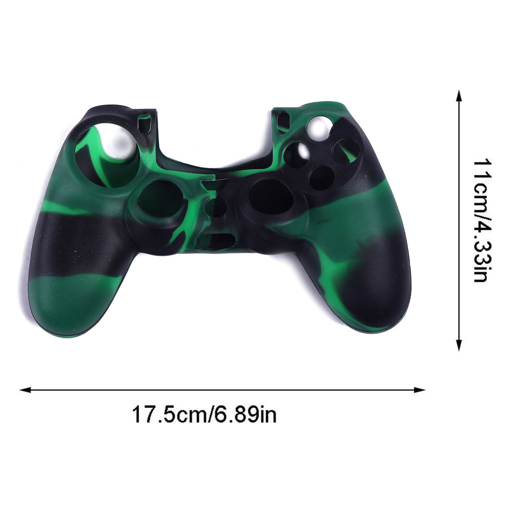 Eine grüne und schwarze Silikon-Tarnabdeckung für einen Gamecontroller mit Abmessungen.