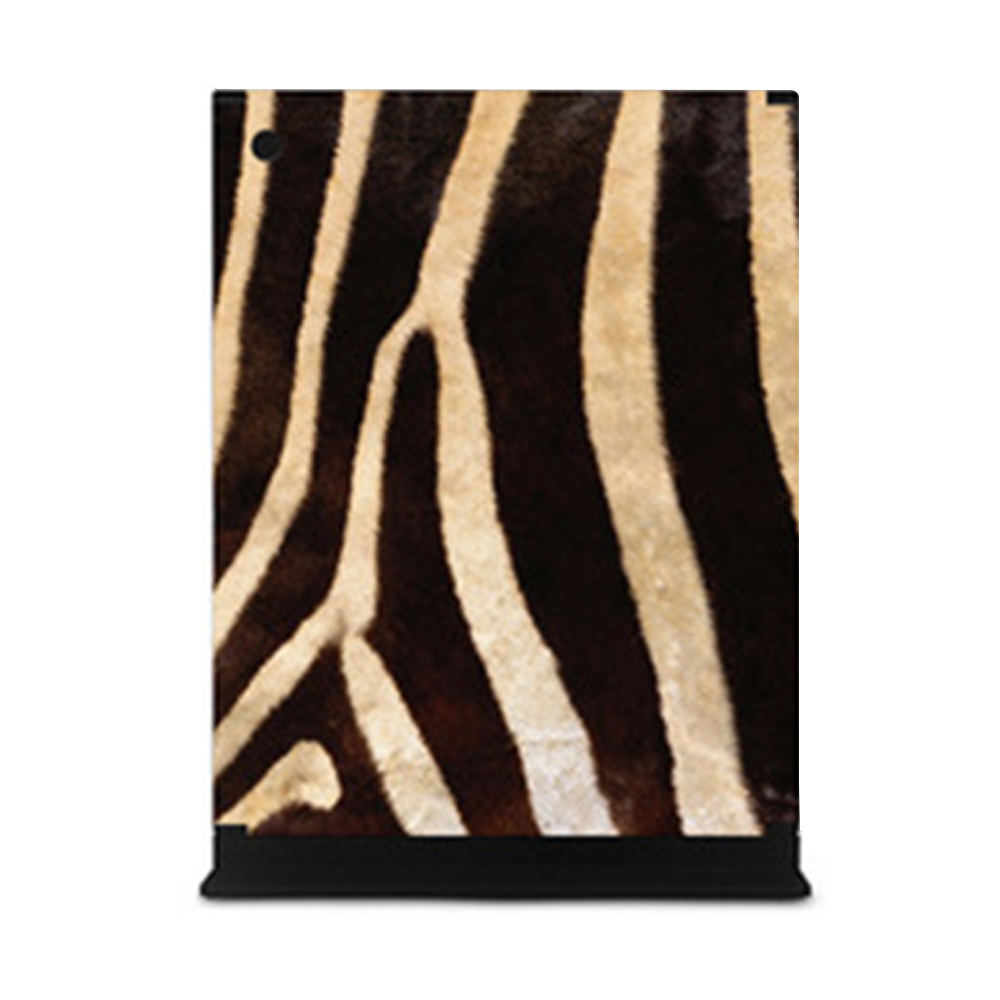 Xbox-Konsole mit Zebrastreifen.