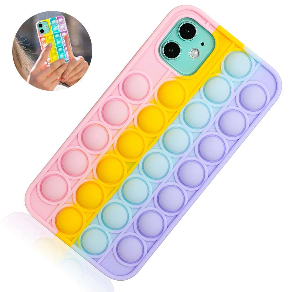 Eine Handyhülle mit Push-Bubbles. Einsatz von Händen, die die gleiche Hülle halten. Rosa, gelb, blau, lila.