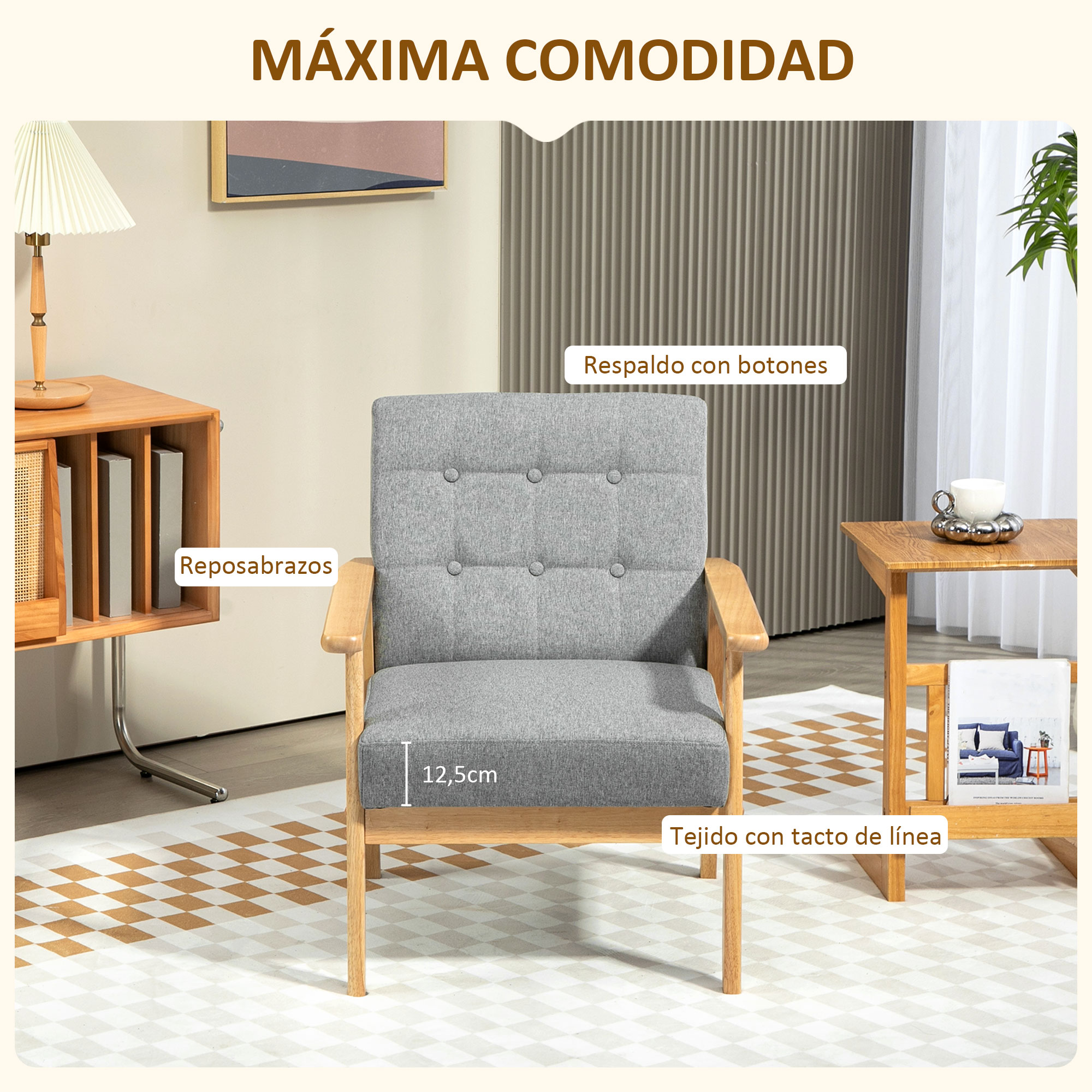 Un sillón gris con estructura de madera se encuentra sobre una alfombra estampada en una habitación con muebles de madera.