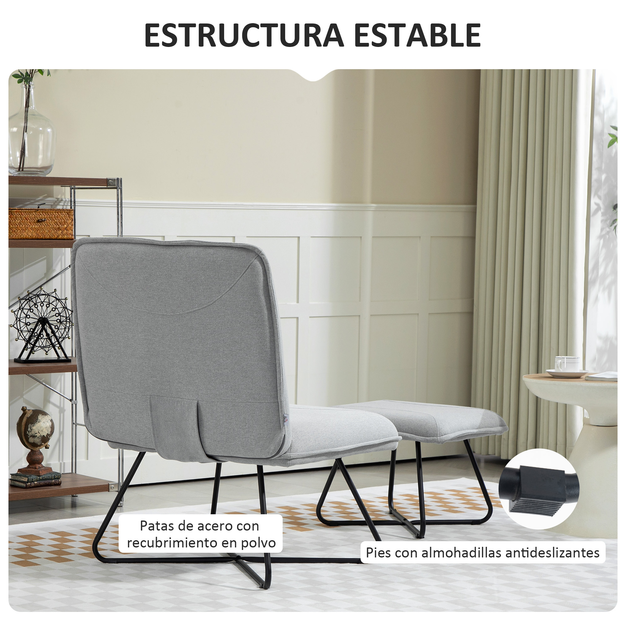 Silla y otomana grises con patas de metal negro sobre una alfombra estampada, contra una pared y estanterías neutras.
