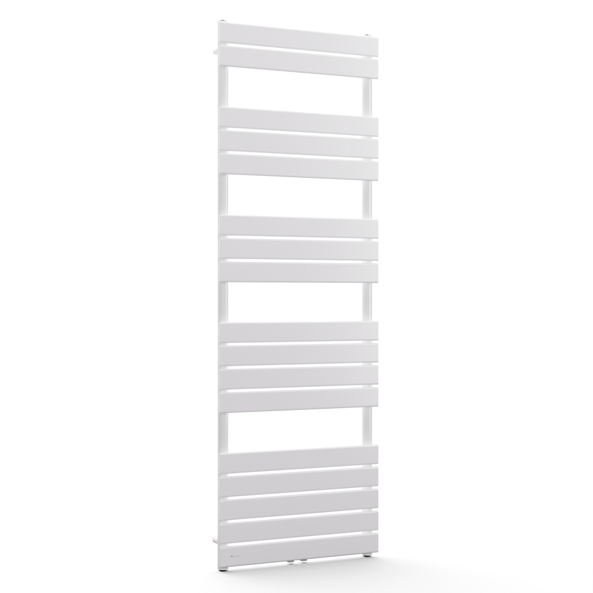 Un radiatore verticale bianco con barre orizzontali, isolato su sfondo bianco.