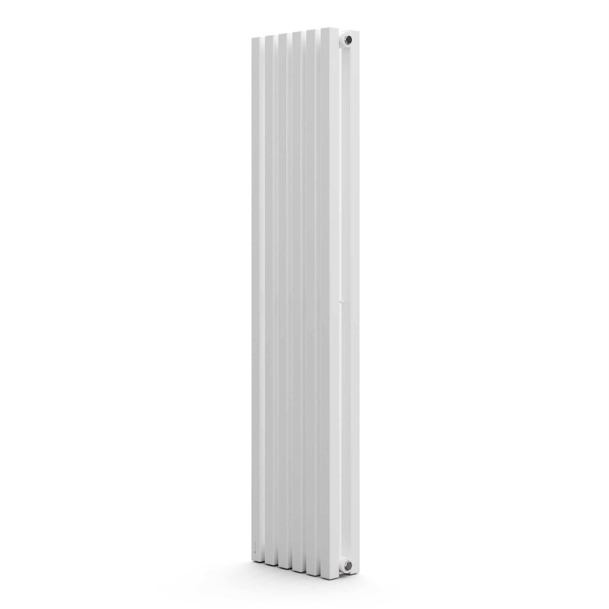 Un radiatore verticale alto e bianco con un design a coste, isolato su sfondo bianco.