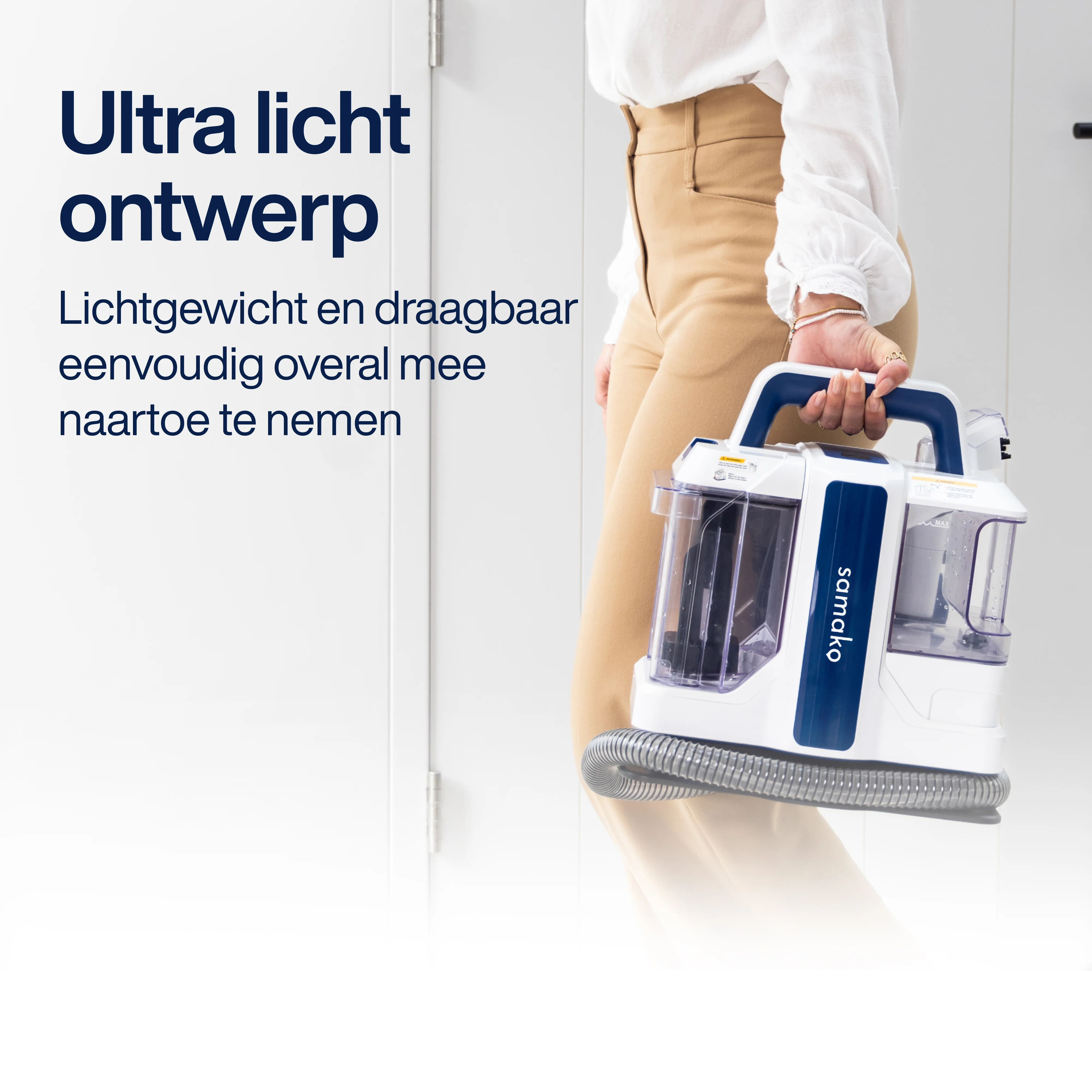 Eine Person hält einen weiß-blauen Staubsauger. Der Text besagt, dass er ultraleicht und leicht zu tragen ist.