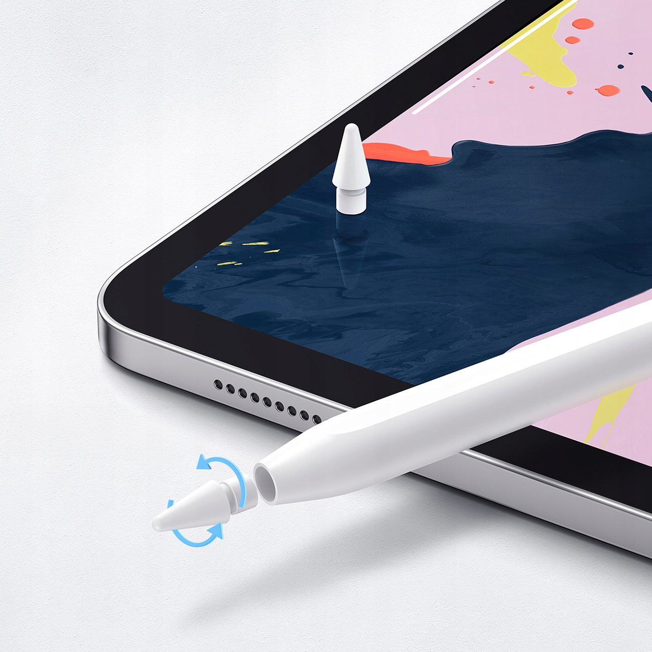 Stylus-Spitze wird auf einem Tablet-Bildschirm installiert.