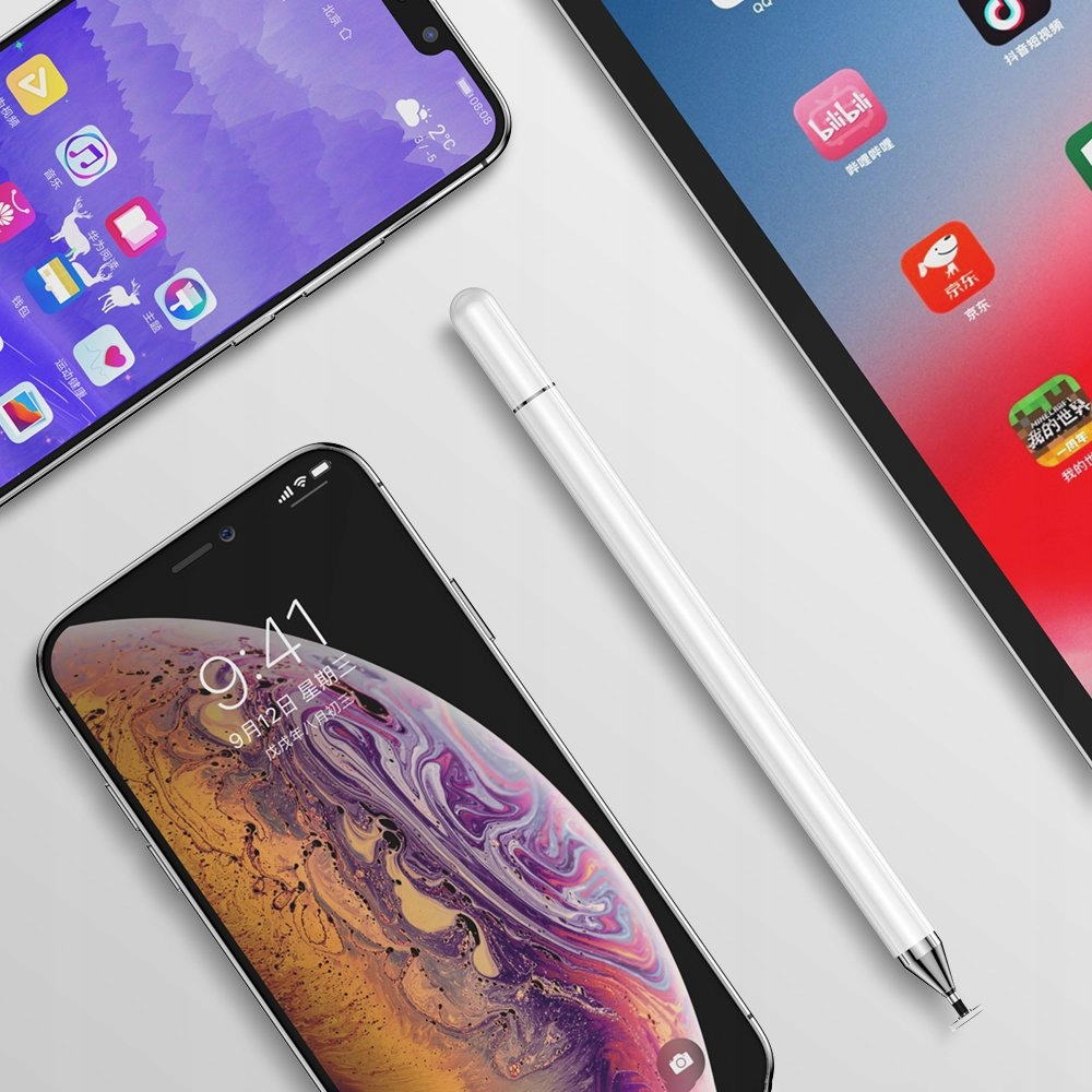 Wyświetlane są trzy urządzenia z białym rysikiem. Dwa telefony i tablet wyświetlają kolorowe ekrany.