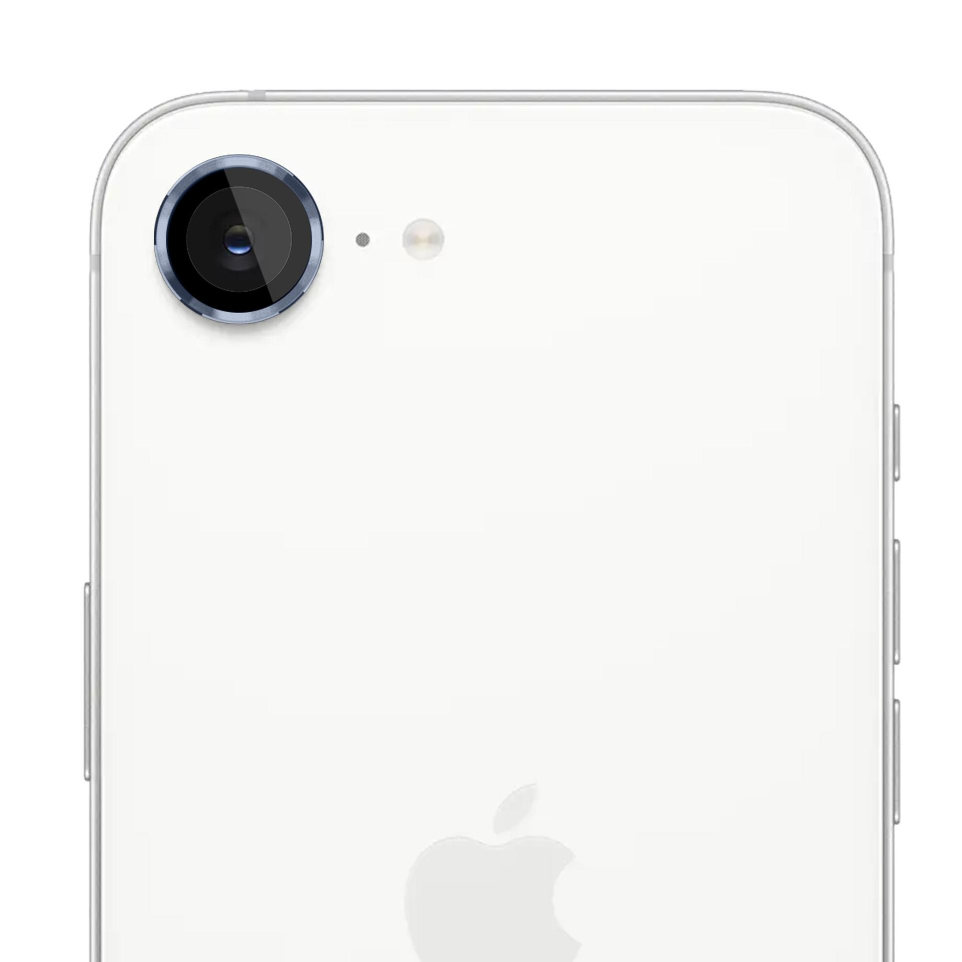 Retro del telefono bianco con protezione lente applicata alla fotocamera.