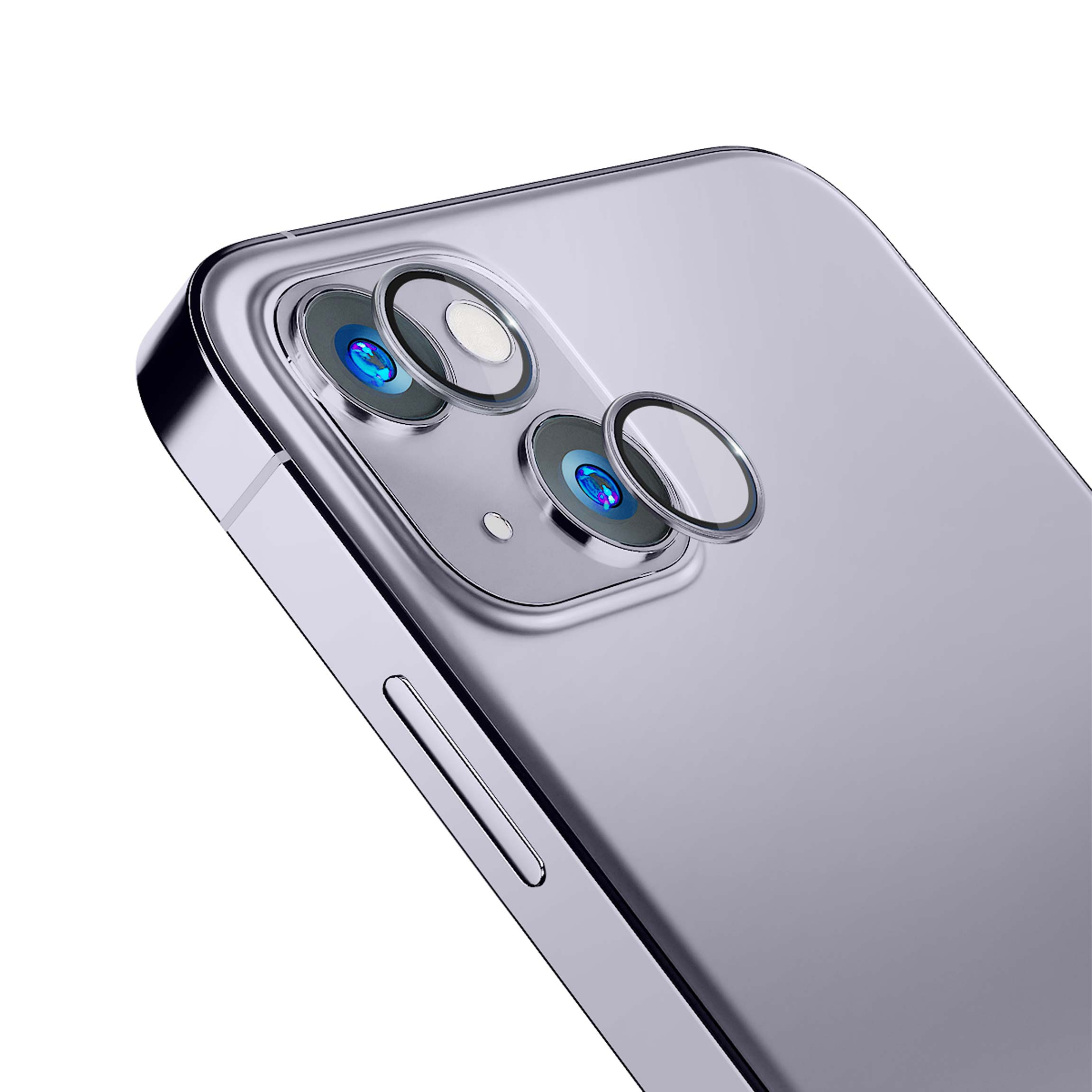 Primo piano di una fotocamera di iPhone 14 con protezioni per l'obiettivo installate sugli obiettivi.