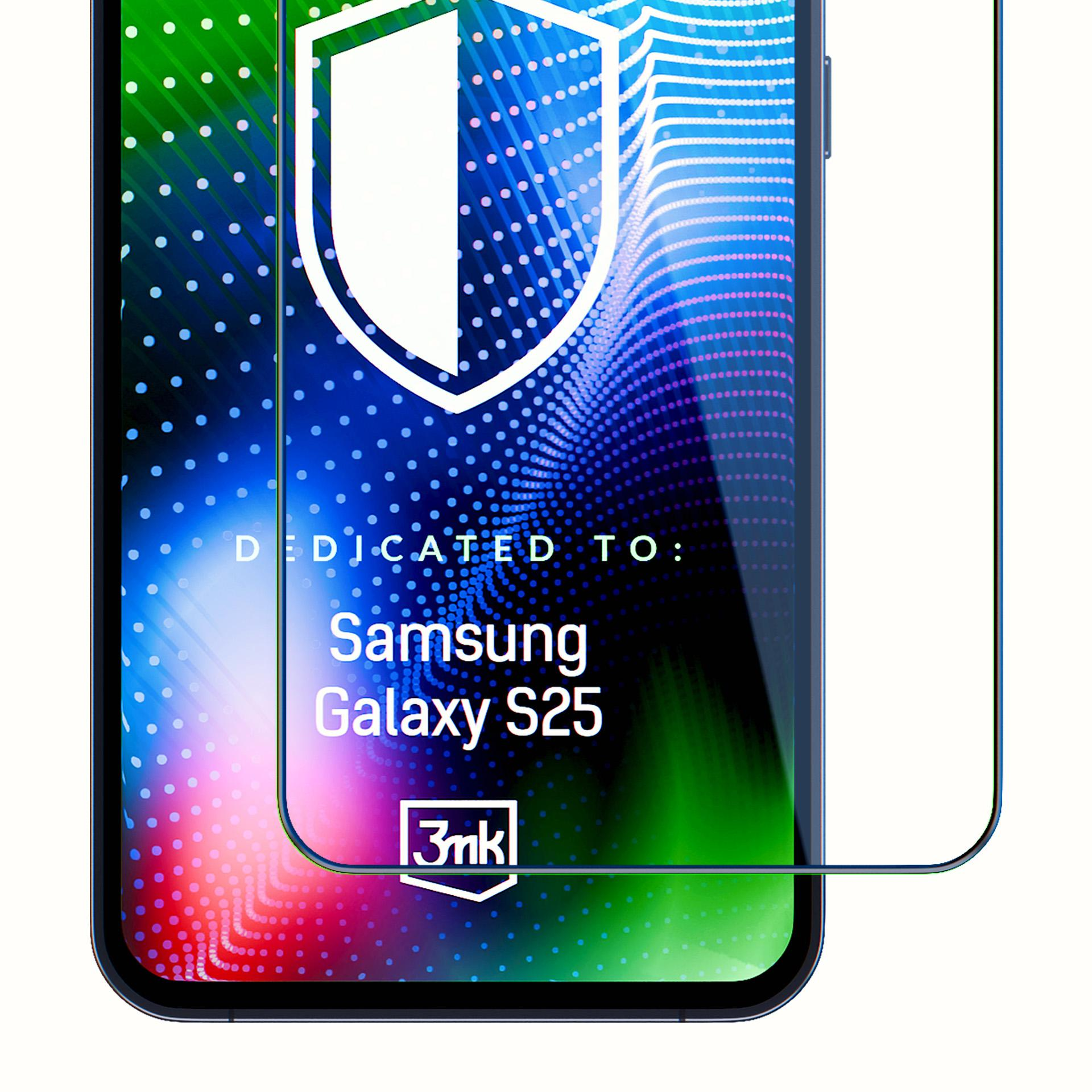 Primo piano di uno schermo del telefono con una protezione. Il telefono è un Samsung Galaxy S25 e lo sfondo è bianco.