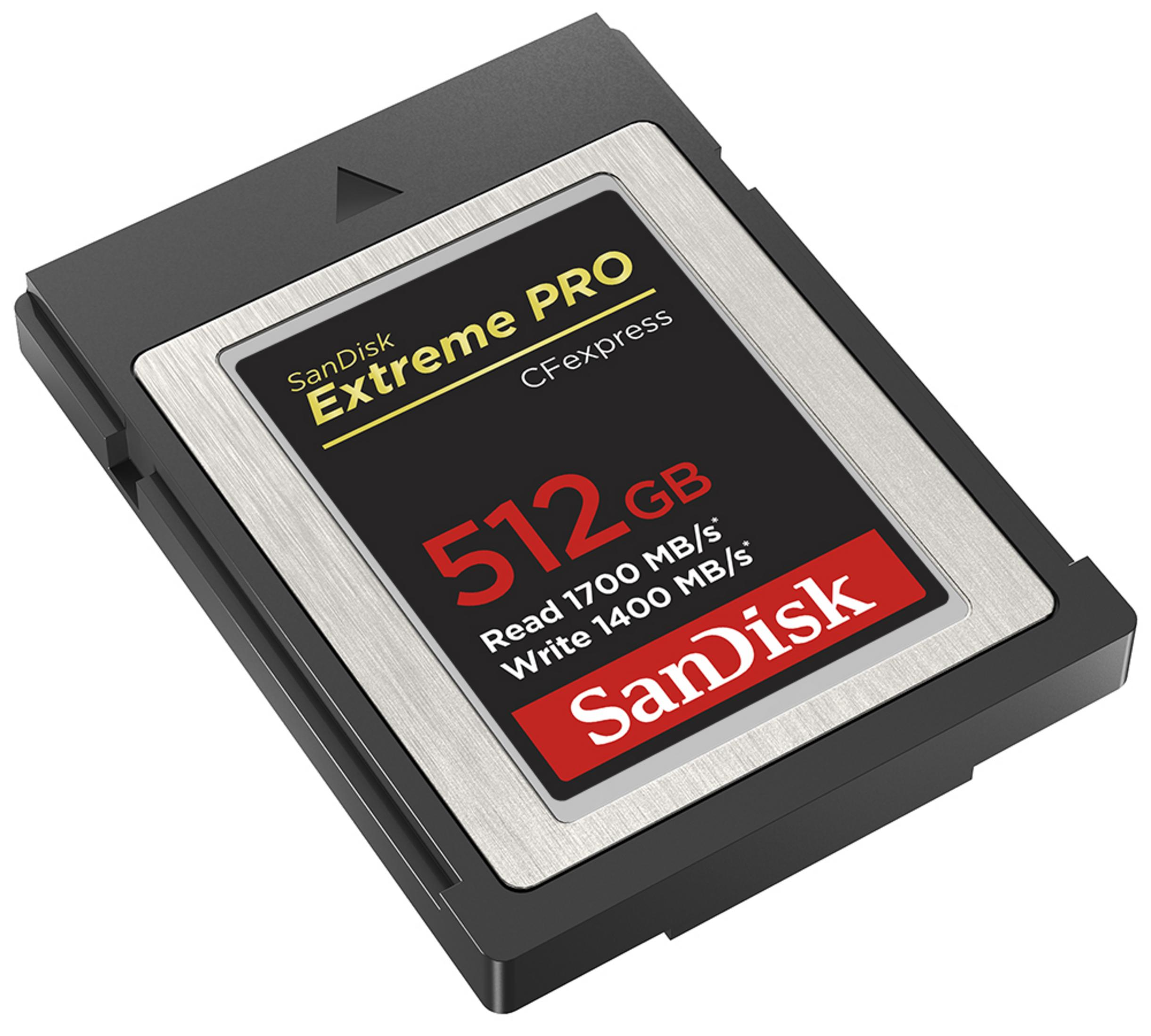 Una scheda CFexpress SanDisk Extreme PRO da 512 GB angolata con etichettatura rossa e oro.