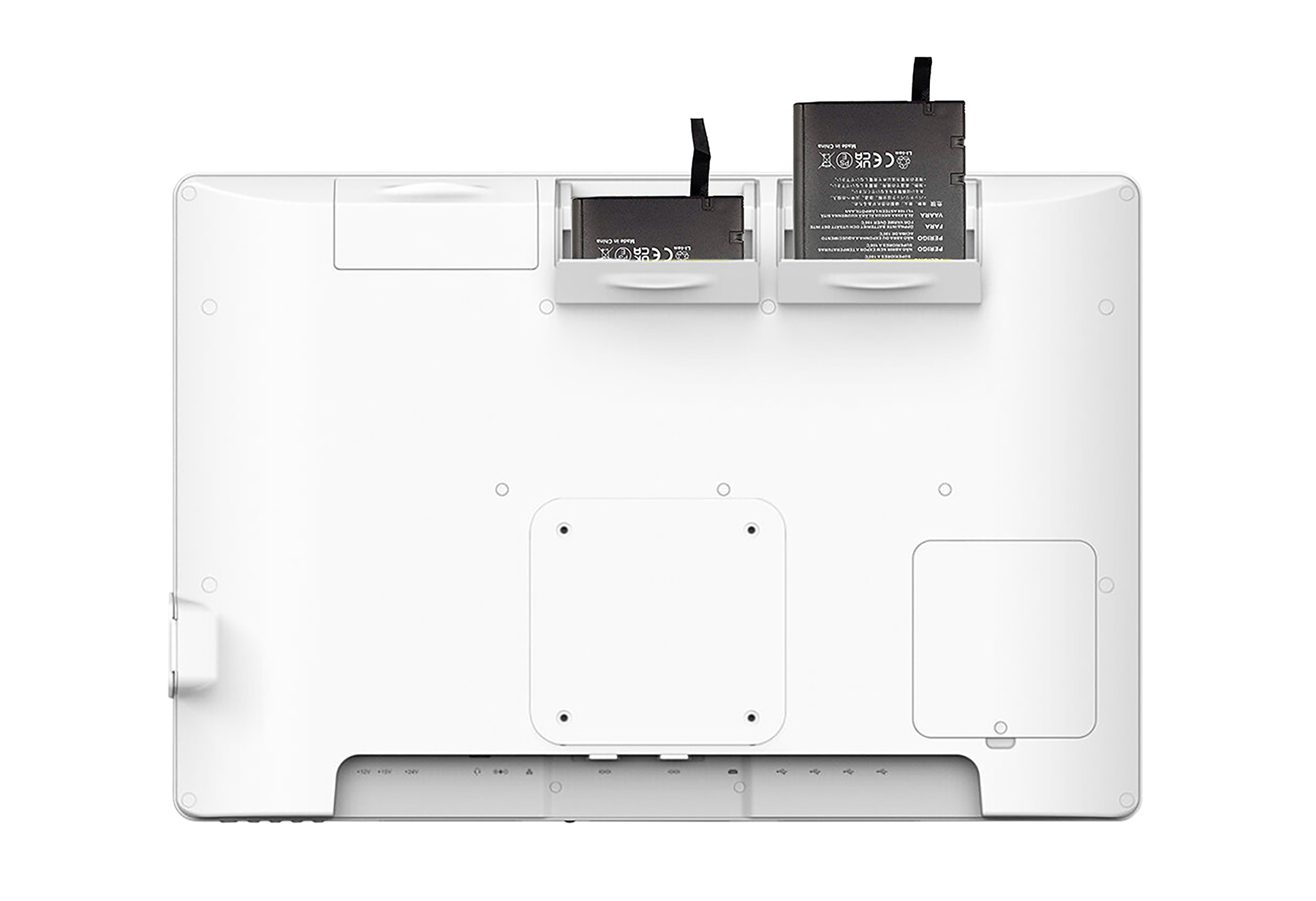 Il retro di un monitor di computer bianco che mostra porte e vani batteria, isolato su bianco.