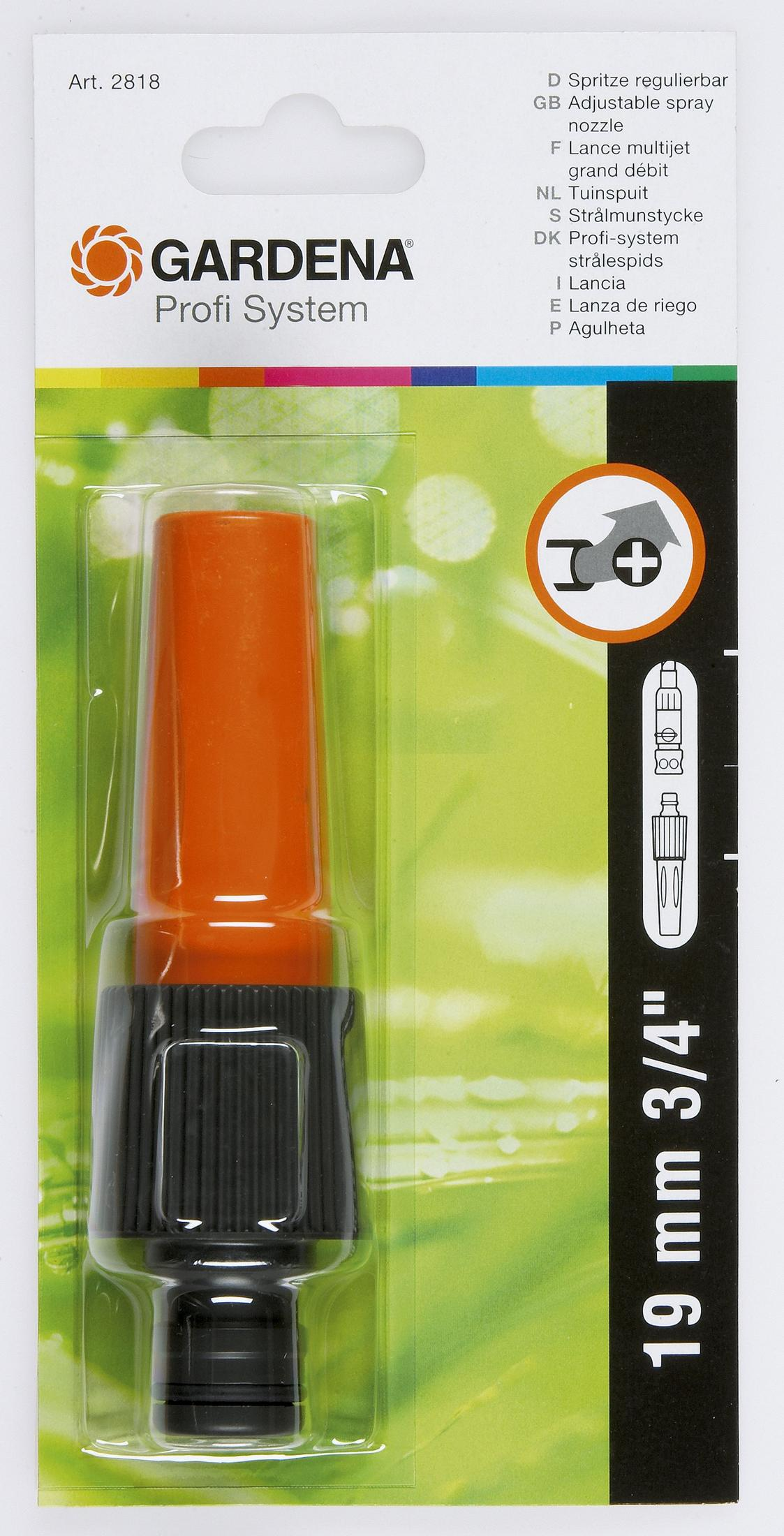 Eine orangefarbene und schwarze Gardena-Gartenschlauchdüse in Verpackung auf weißem Hintergrund.