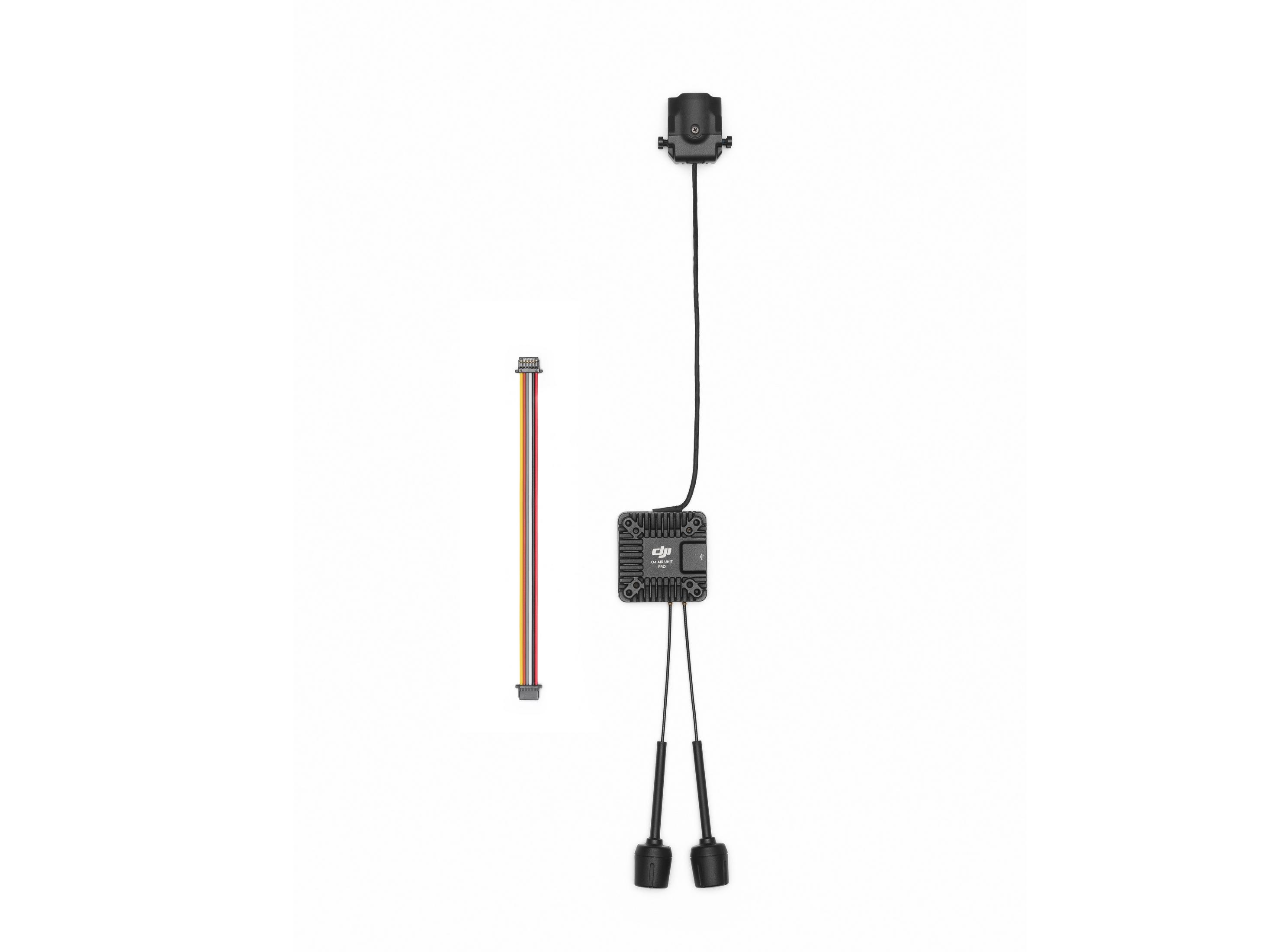 L'immagine mostra la DJI O3 Air Unit Pro con telecamera, modulo e cavi, su uno sfondo bianco.