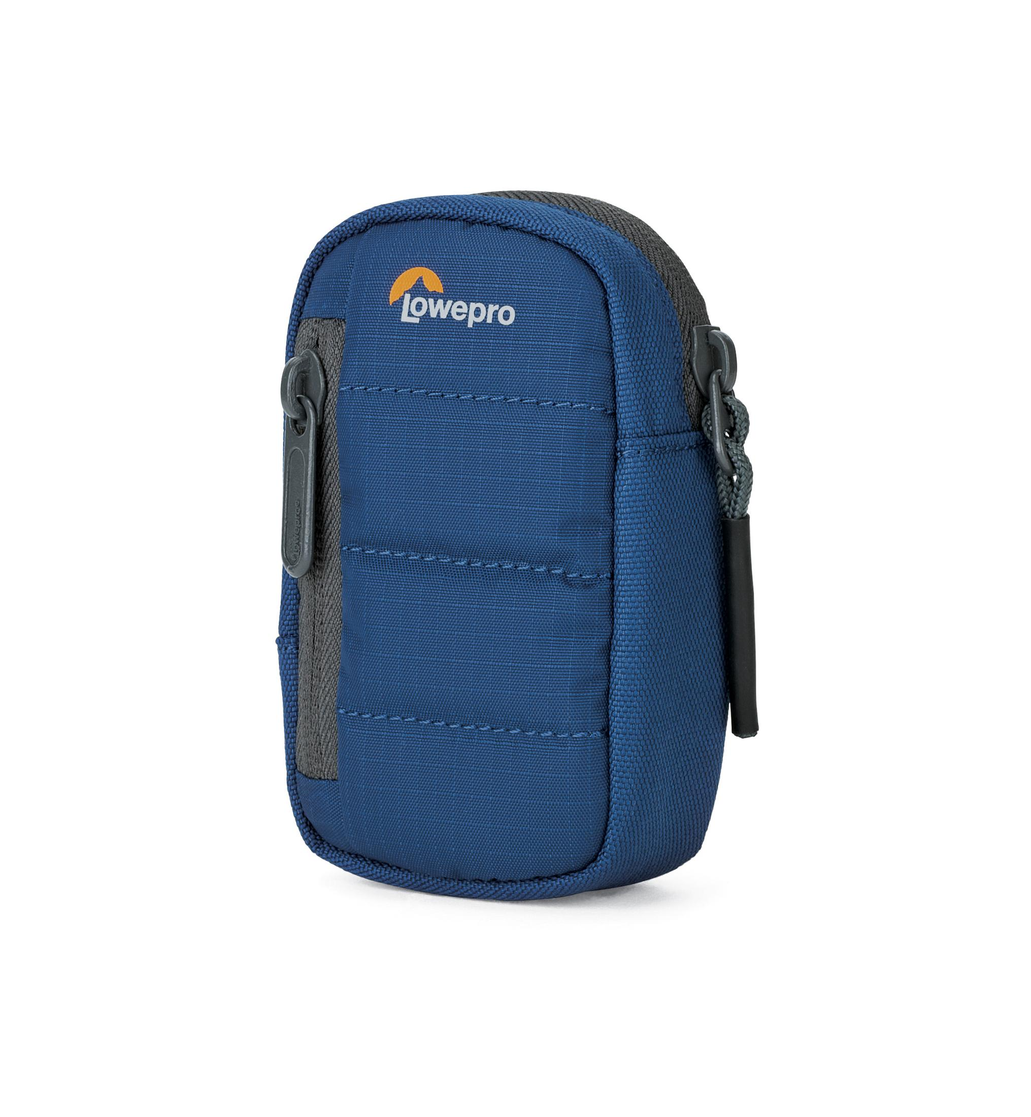 Eine blaue Lowepro Kameratasche mit grauen Akzenten und dem Lowepro-Logo in Orange ist auf weißem Hintergrund abgebildet.