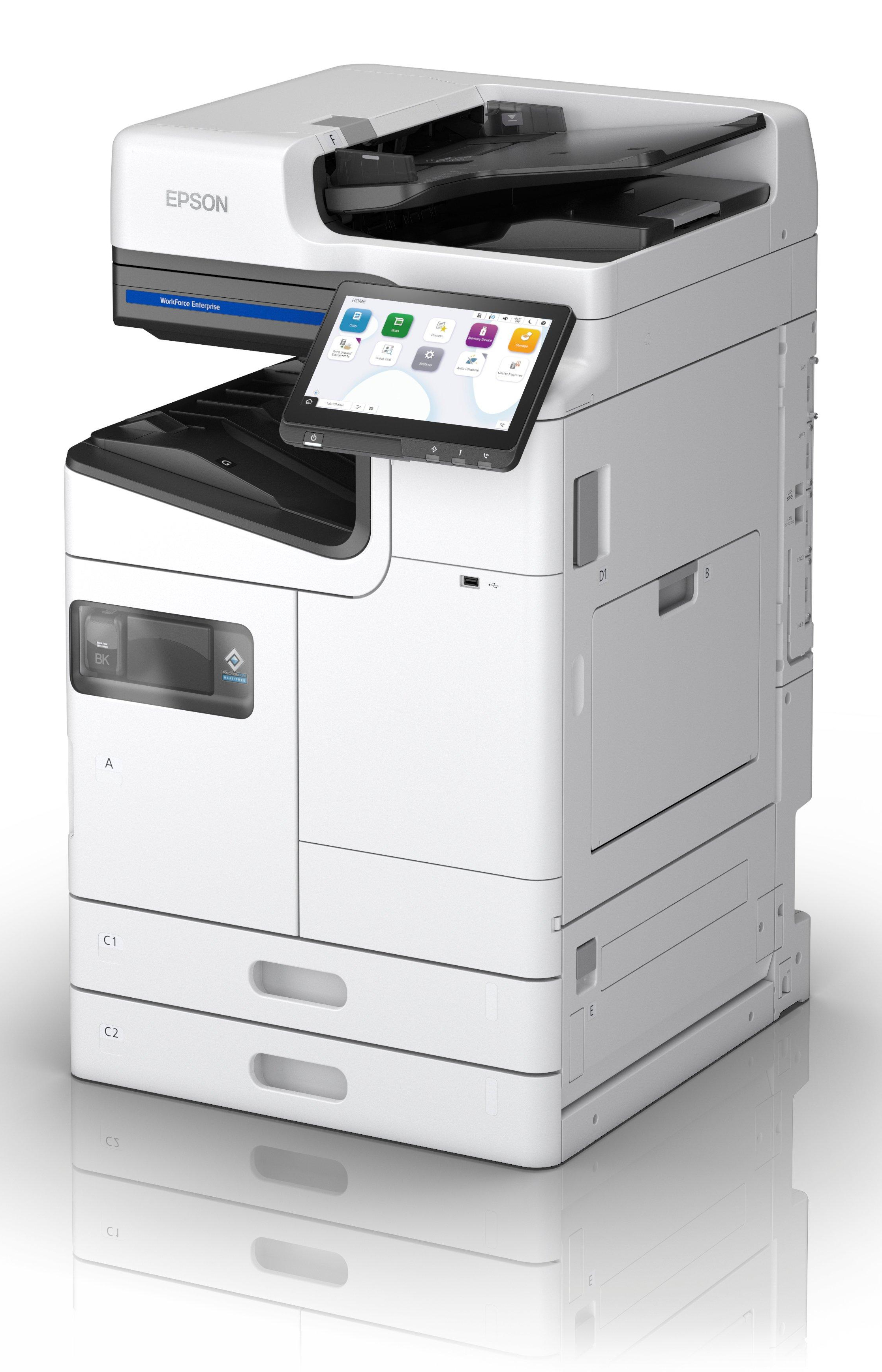 Una stampante Epson bianca con display touchscreen e diversi vassoi di carta.