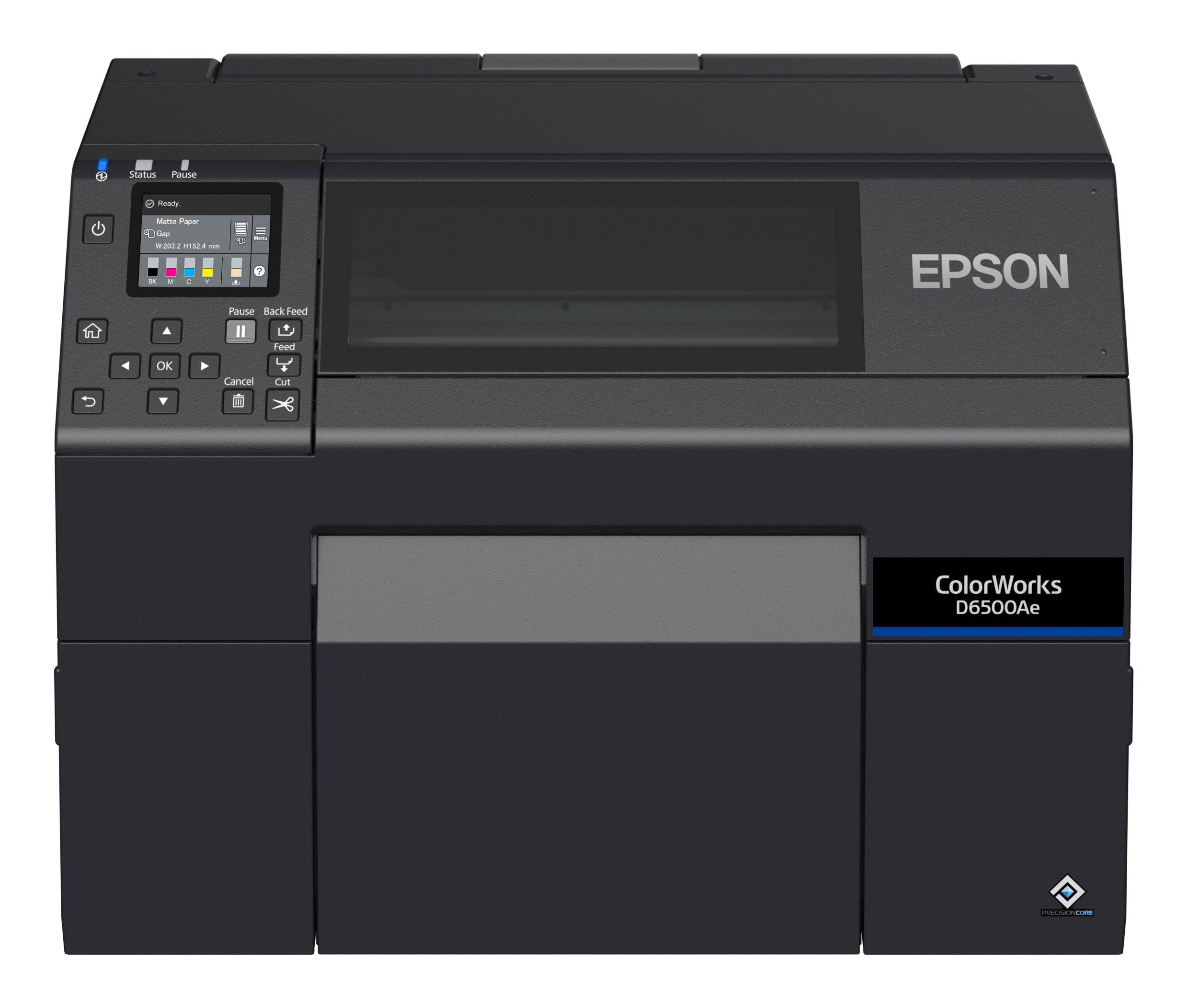 Una stampante Epson ColorWorks D6500Ae nera su sfondo bianco, vista frontale.