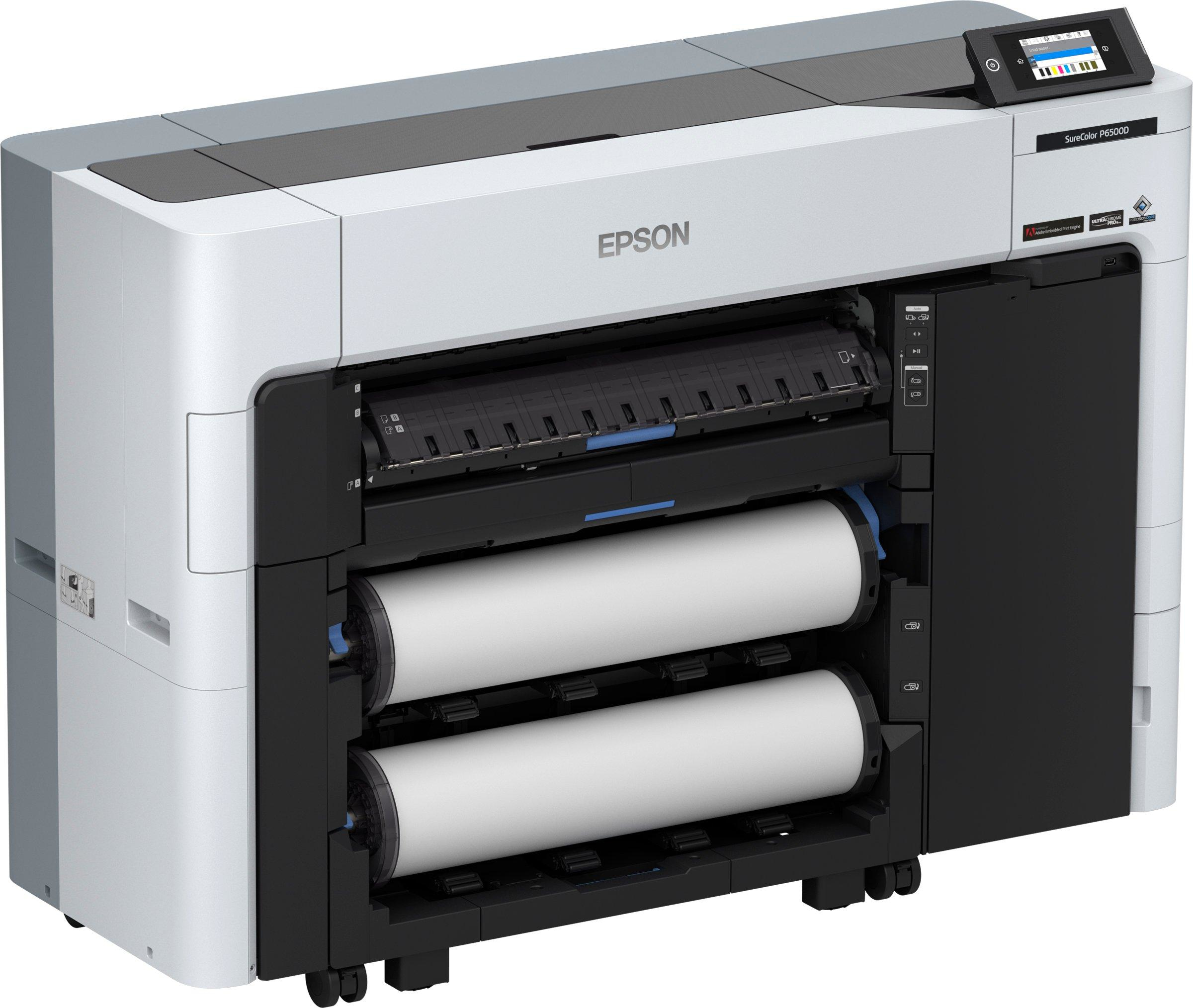 Stampante Epson di grande formato. Colori bianco e grigio. Pannello frontale aperto con due rulli bianchi. Schermo in alto.