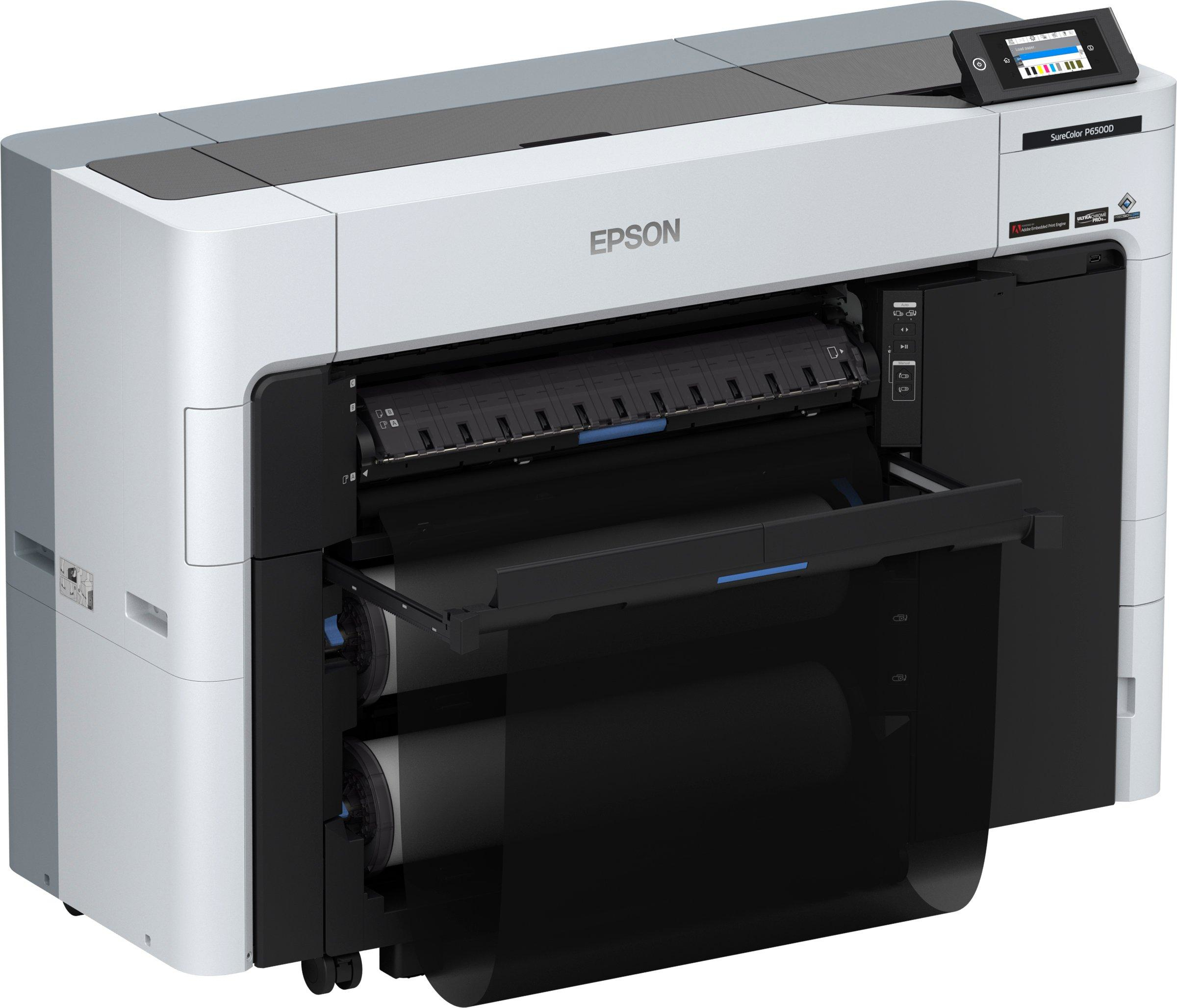 Stampante Epson di grande formato. Colori bianco e grigio. Pannello frontale aperto con un rullo nero. Schermo in alto.