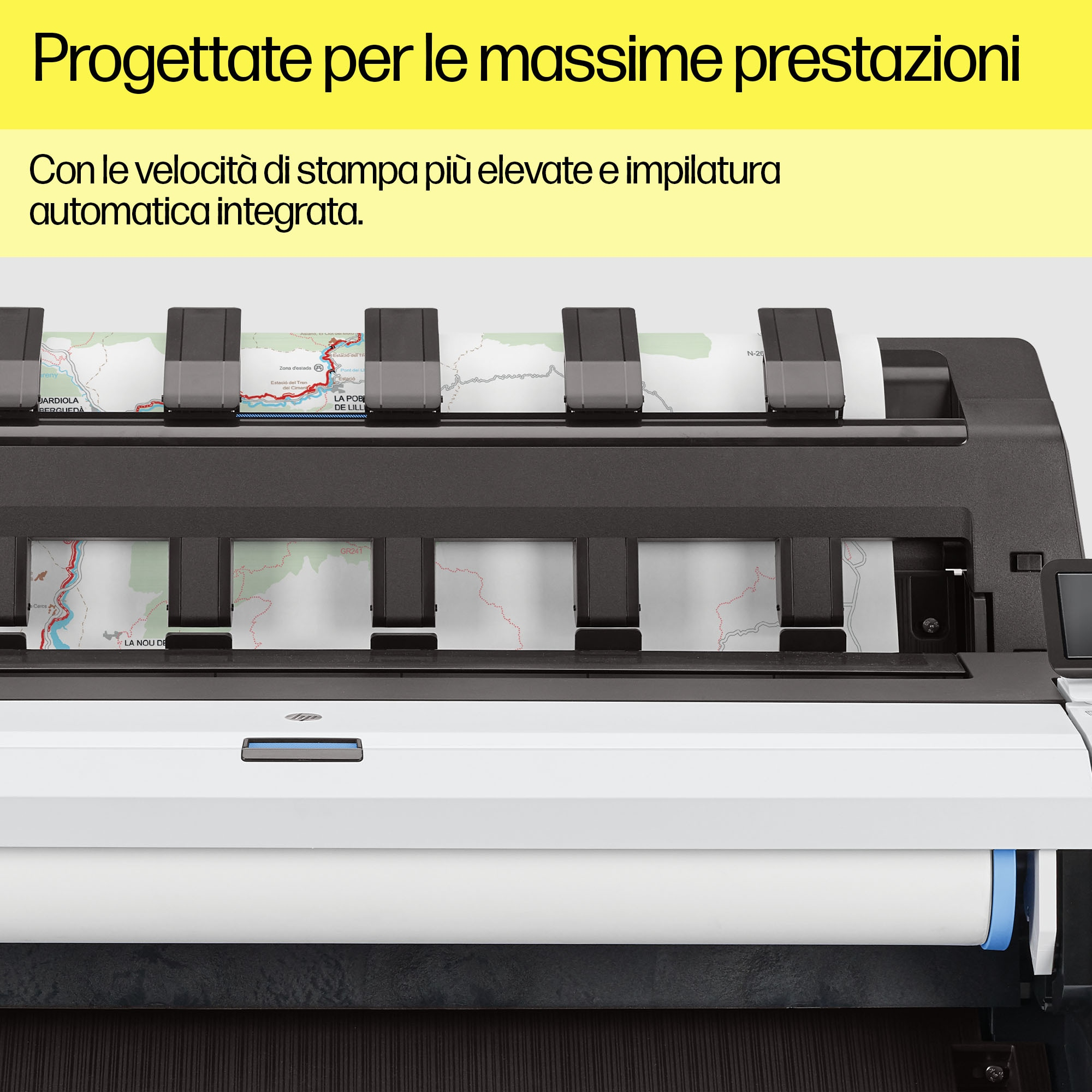 Obraz przedstawia zbliżenie białej drukarki HP DesignJet T850, na której drukowana jest mapa.
