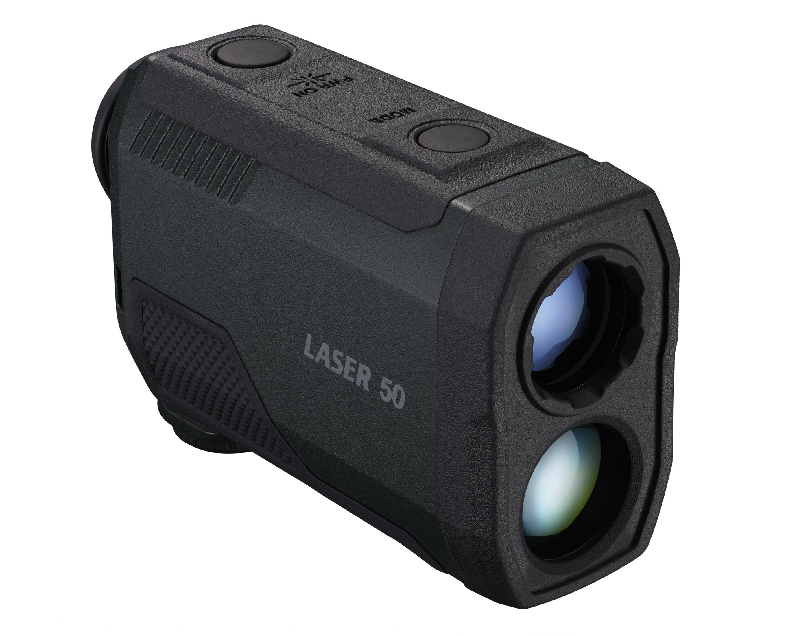Telemetro laser 50 Nikon nero con due lenti, isolato su bianco.