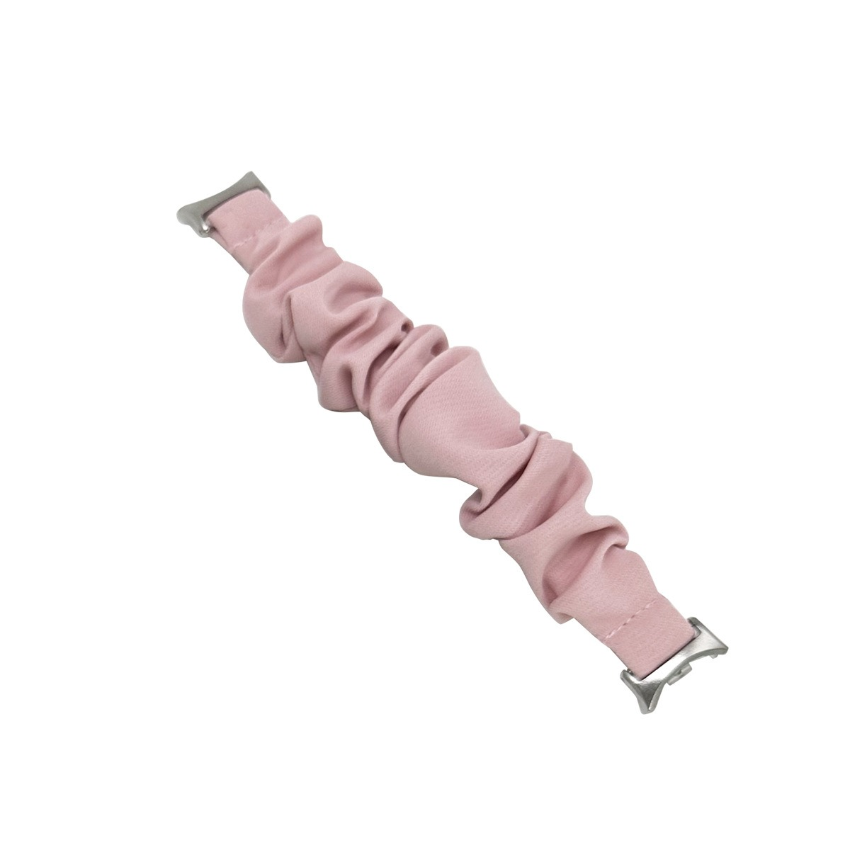 Un cinturino per orologio scrunchie rosa, arricciato, con chiusure argentate, vista angolata.