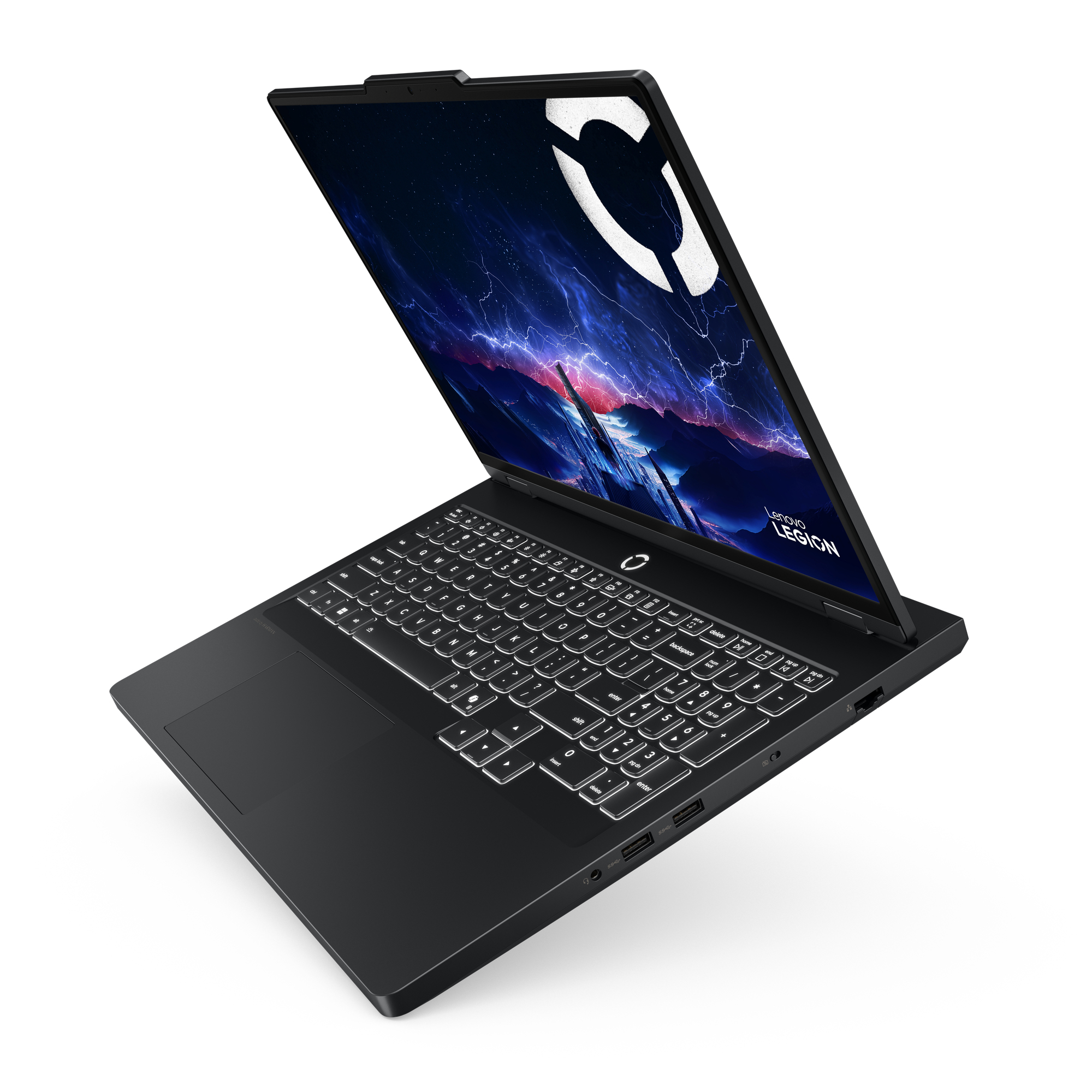 Un laptop aperto, che mostra un paesaggio urbano con fulmini sullo schermo e il logo Lenovo Legion.