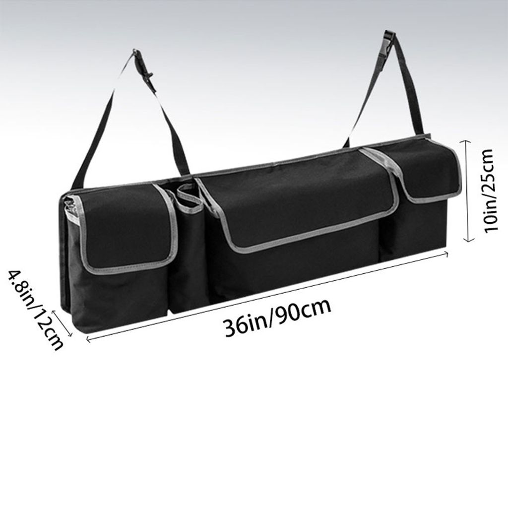 Ein schwarzer Auto-Rücksitz-Organizer mit den Maßen: 36 Zoll/90 cm lang und 10 Zoll/25 cm hoch.