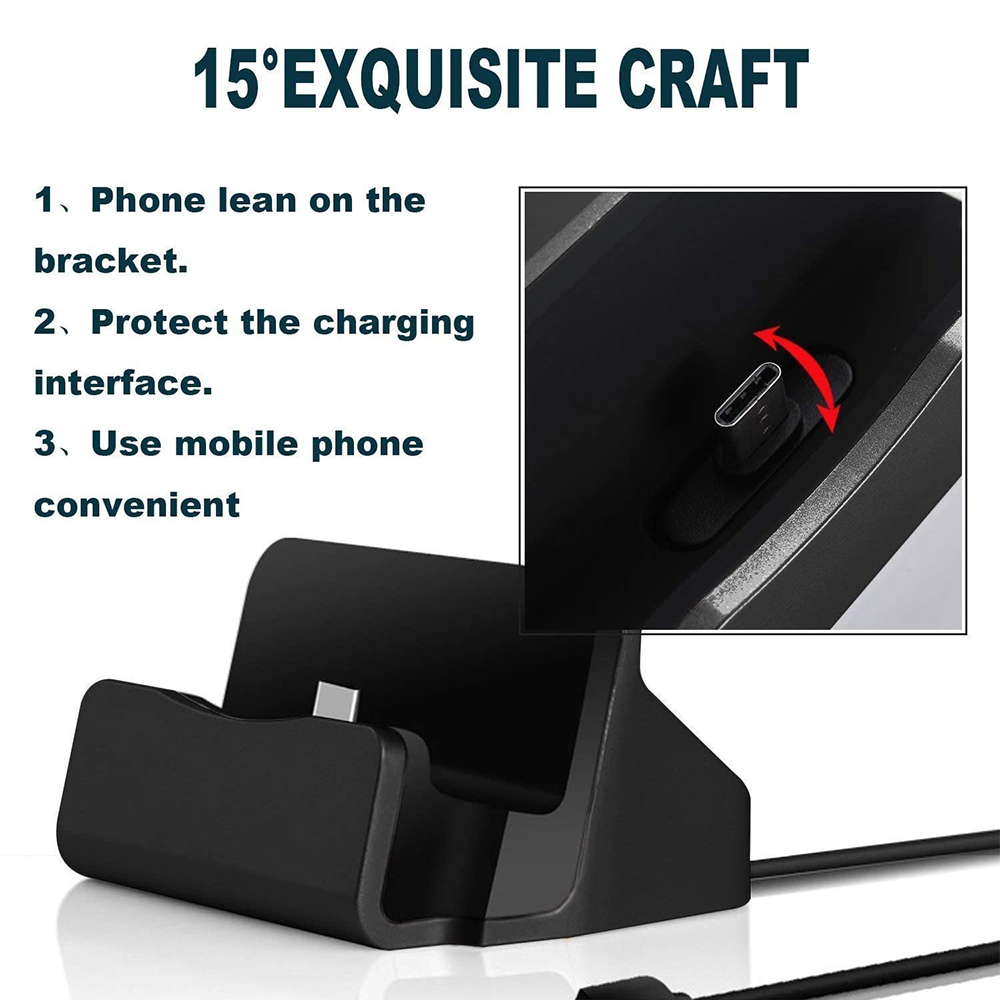 Eine schwarze Telefonhalterung zeigt ihre Ladeschnittstelle mit einem USB-C-Anschluss in einem detaillierten Bild.
