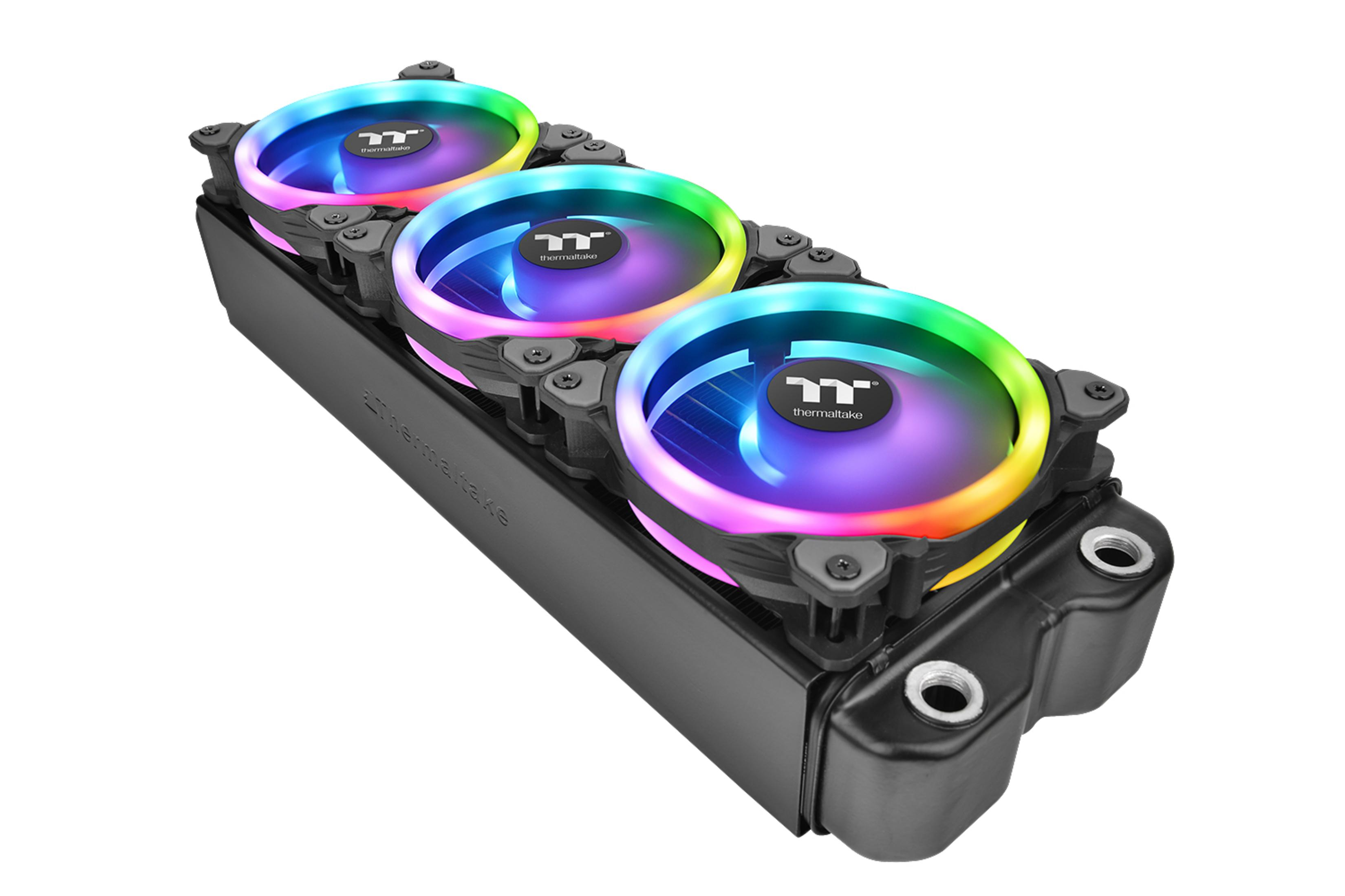 Ein Computer-Kühlsystem mit drei Lüftern, die regenbogenfarbene Lichter haben, auf einem weißen Hintergrund.
