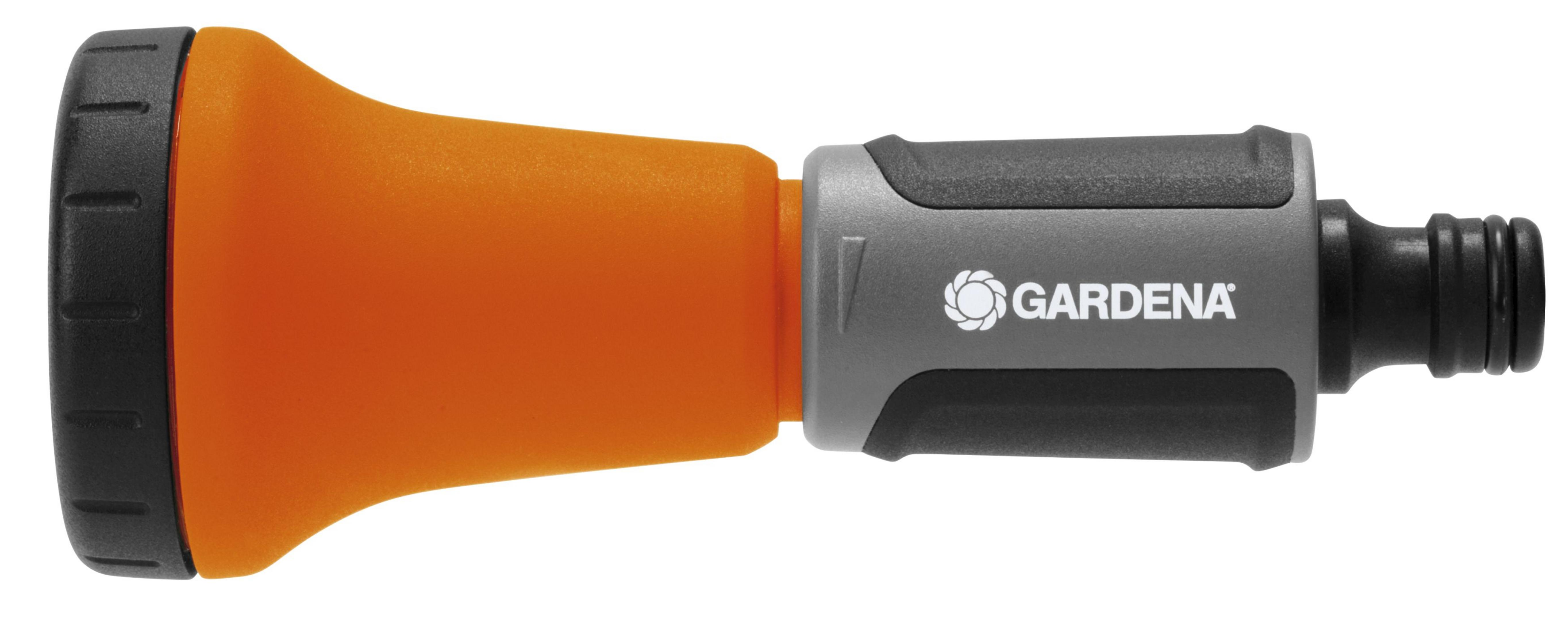 Un ugello di spruzzatura Gardena arancione e grigio. L'ugello è su uno sfondo bianco ed è rivolto verso sinistra.