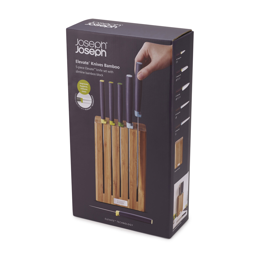 Caja de cuchillos con un bloque de madera y una mano colocando un cuchillo.