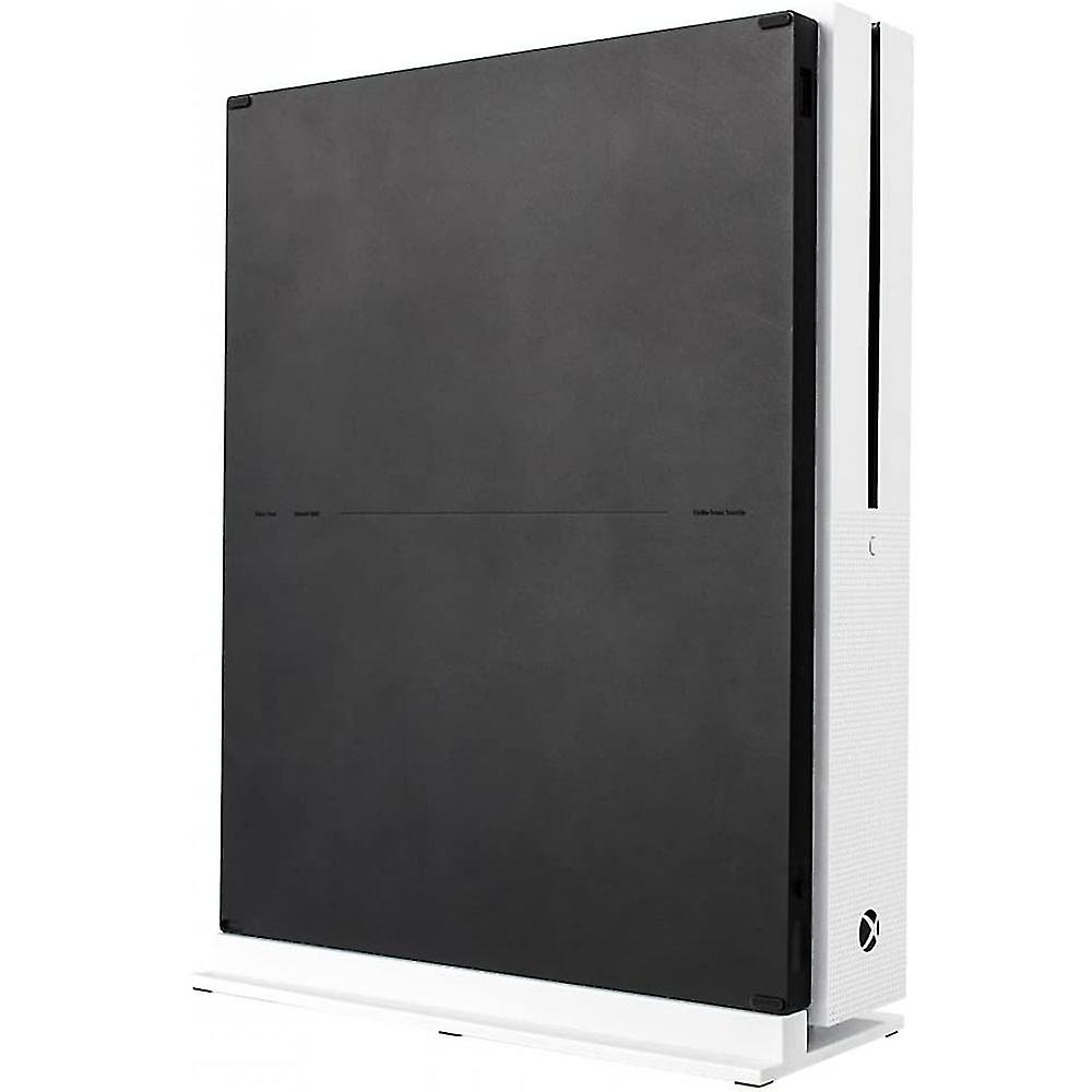 Die schwarz-weiße Xbox One S-Konsole steht auf einem weißen Sockel.