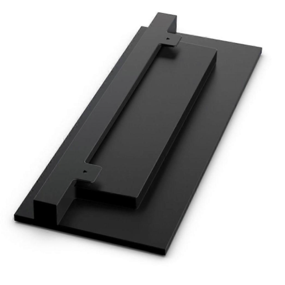 Eine schwarze Kunststofffilterabdeckung wird vor einem weißen Hintergrund in einer Studioaufnahme gezeigt.