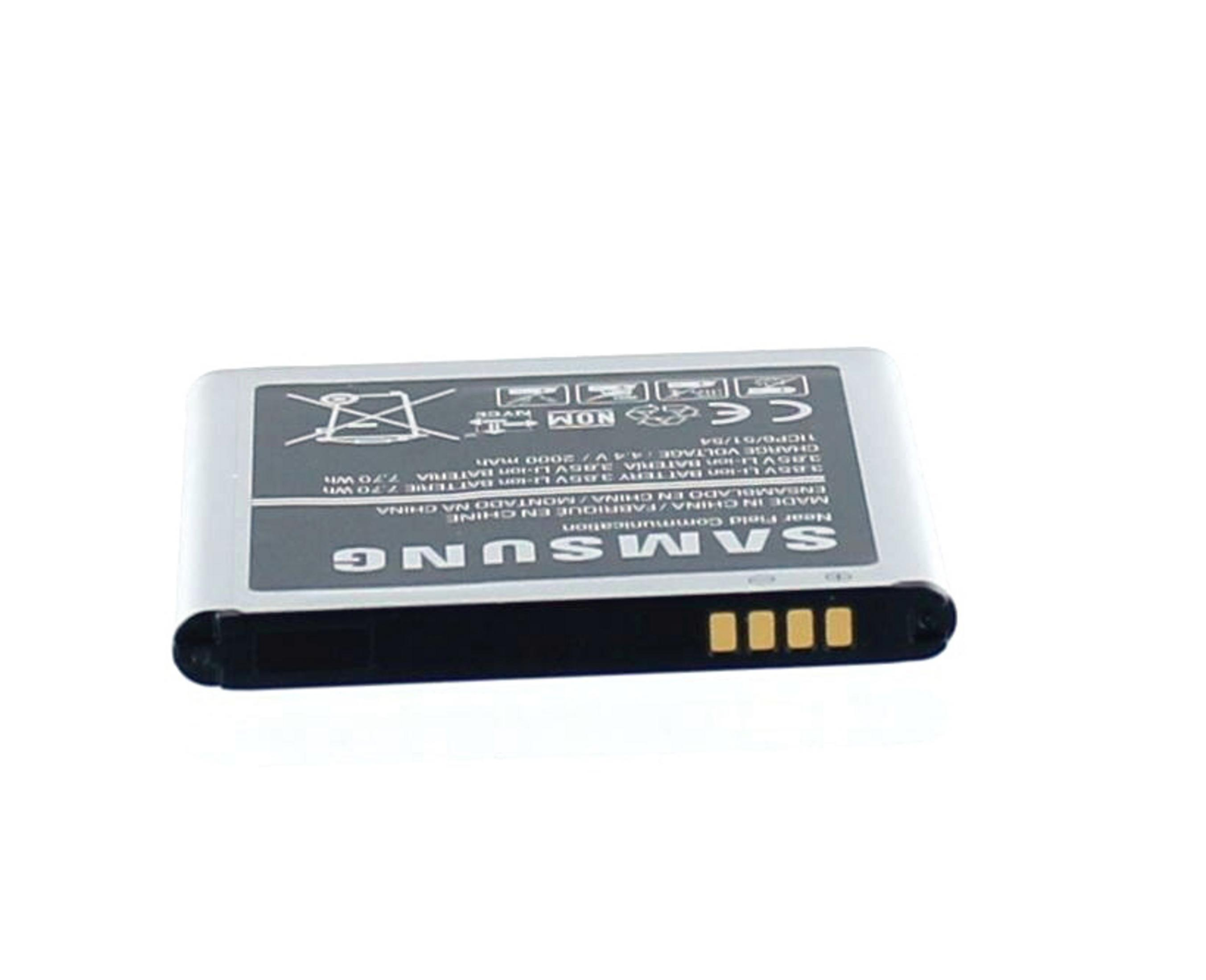 Eine Samsung-Batterie wird auf einer weißen Oberfläche angezeigt. Die Batterie hat ein Etikett.