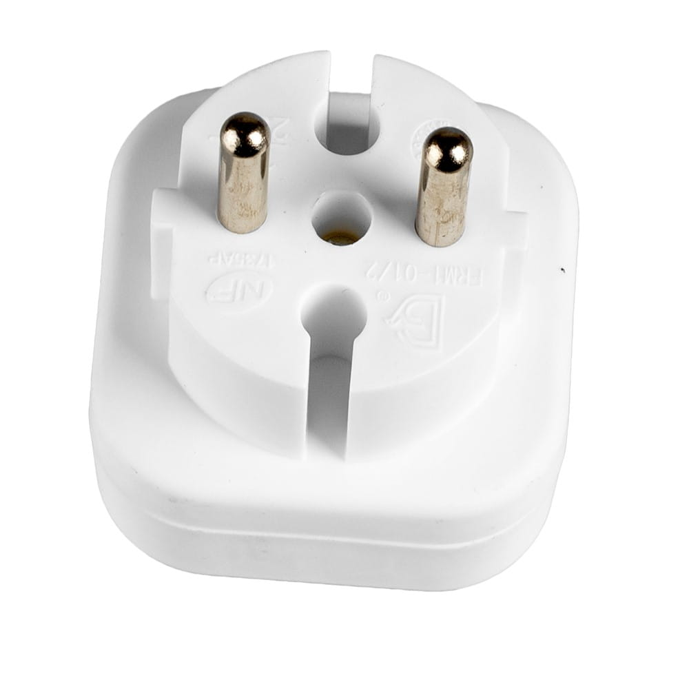 Biała europejska przejściówka z dwoma metalowymi bolcami na białym tle.