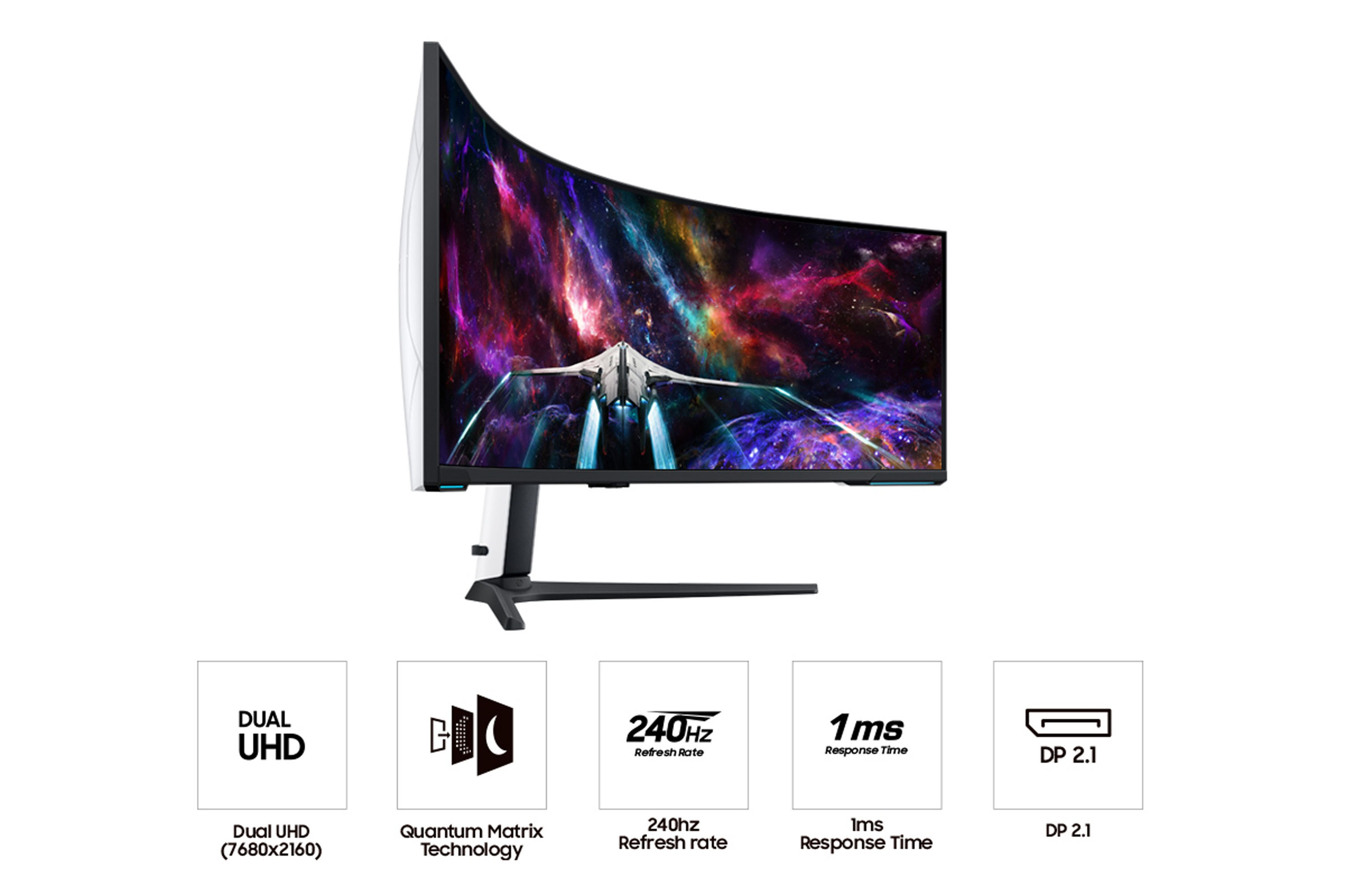 Monitor curvo che mostra una scena spaziale con specifiche tecniche.